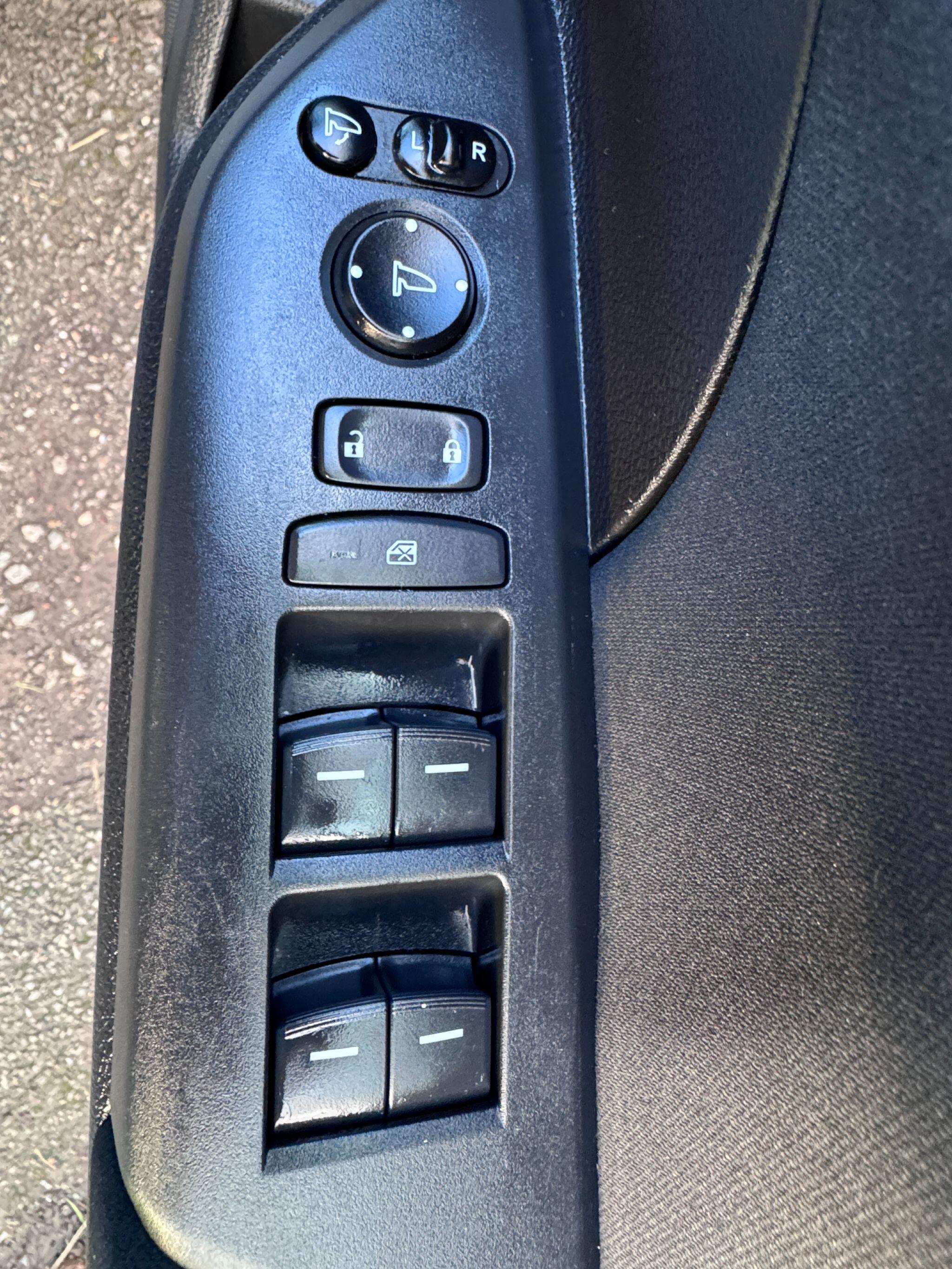 2017 Honda Civic image 33
