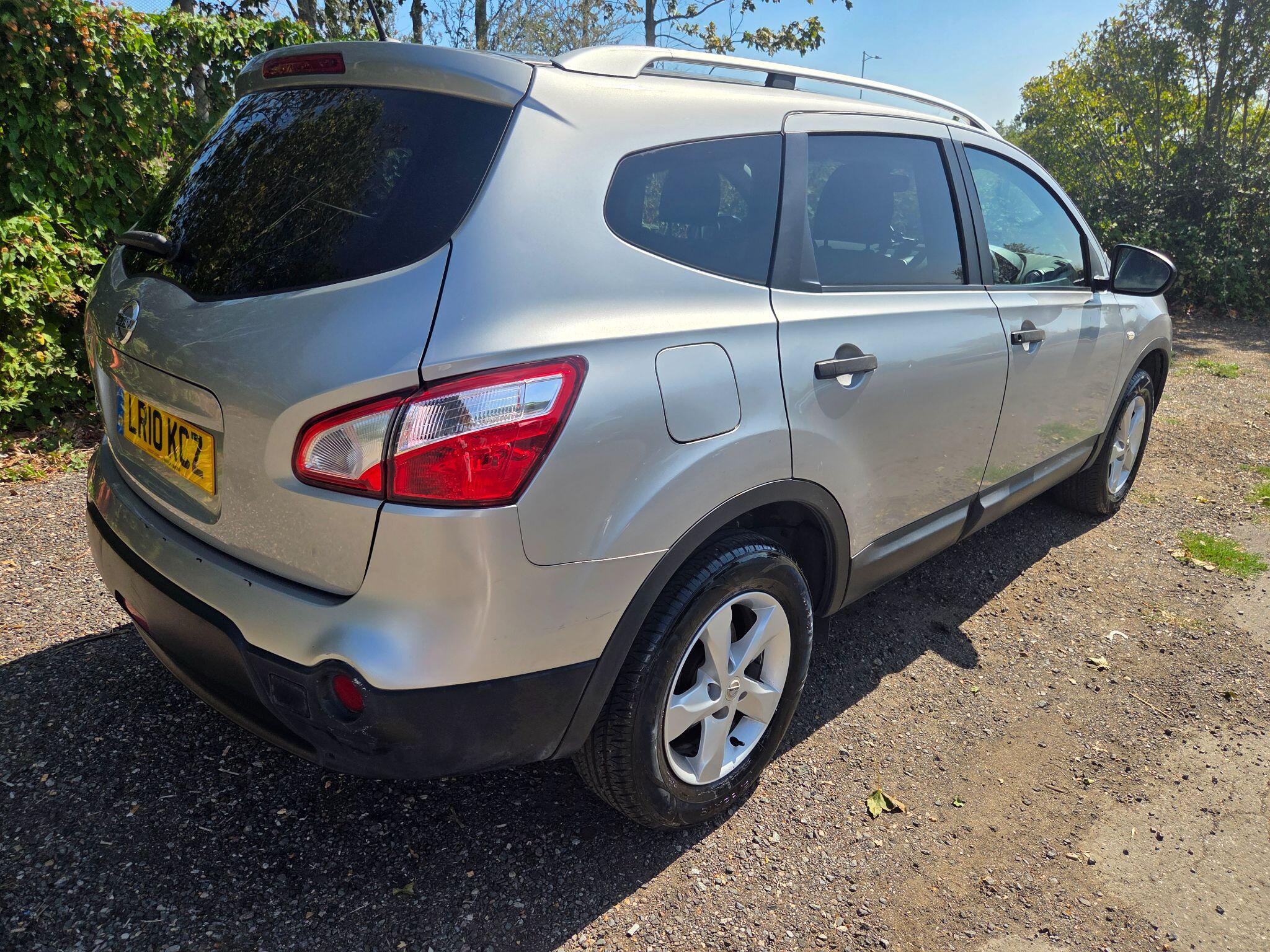 Nissan Qashqai+2 view 9