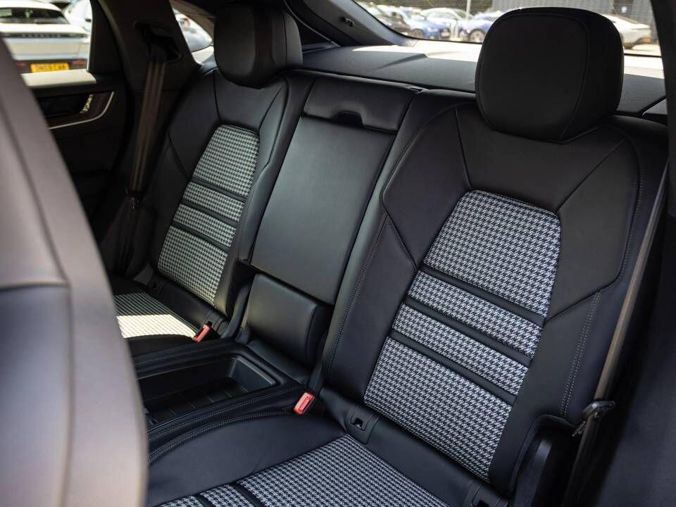Porsche Cayenne view 49