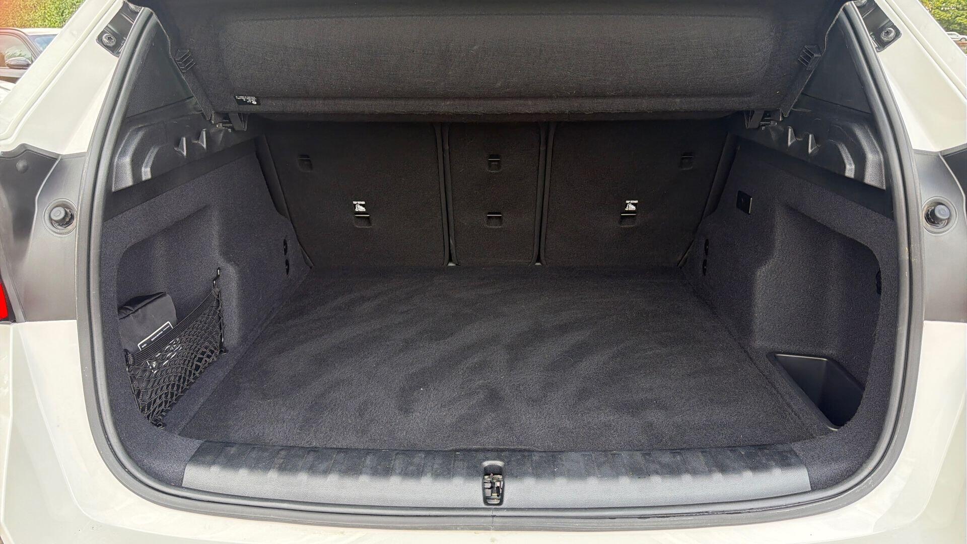 BMW Ix1 view 13