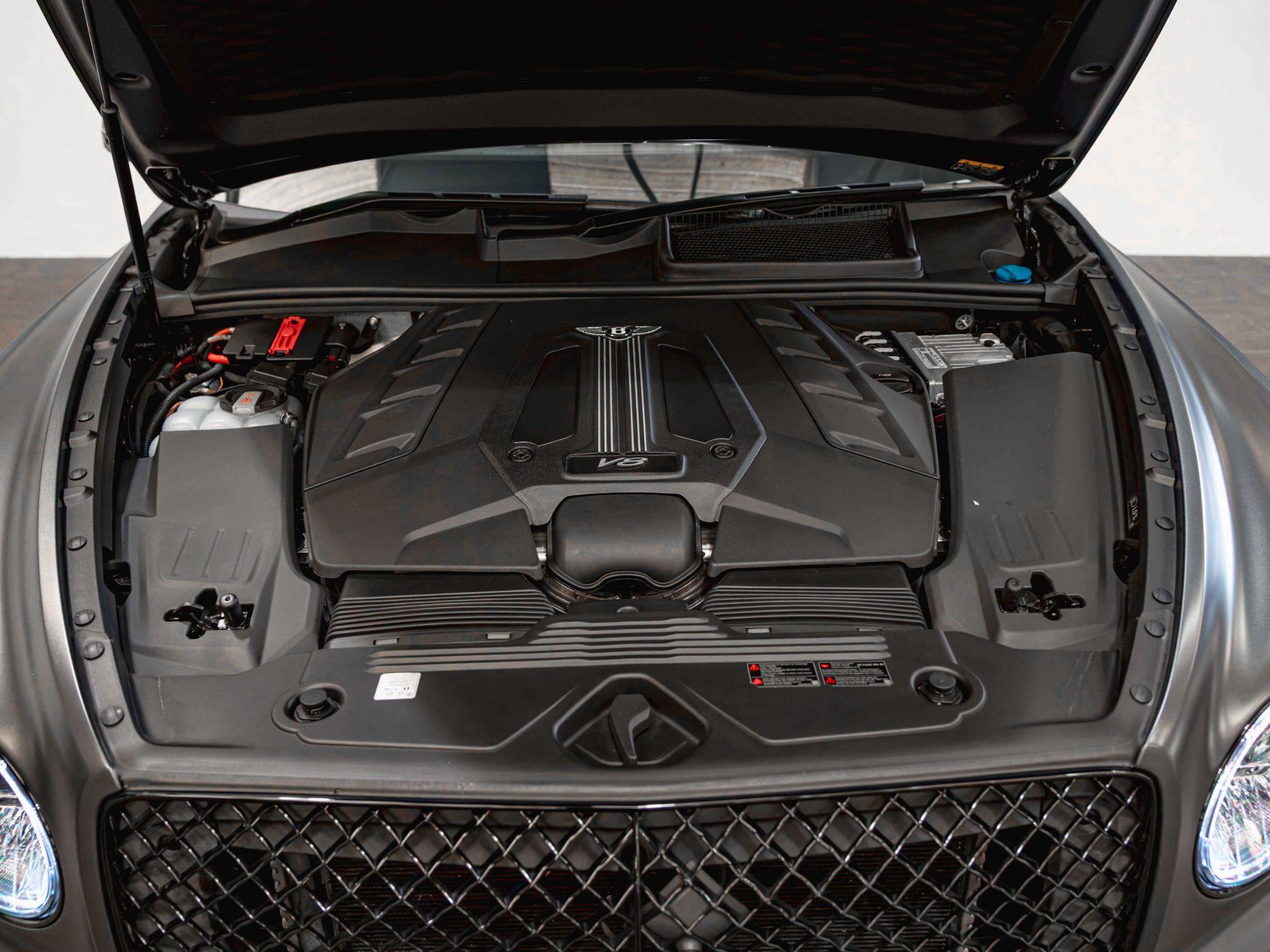 Bentley Bentayga view 19