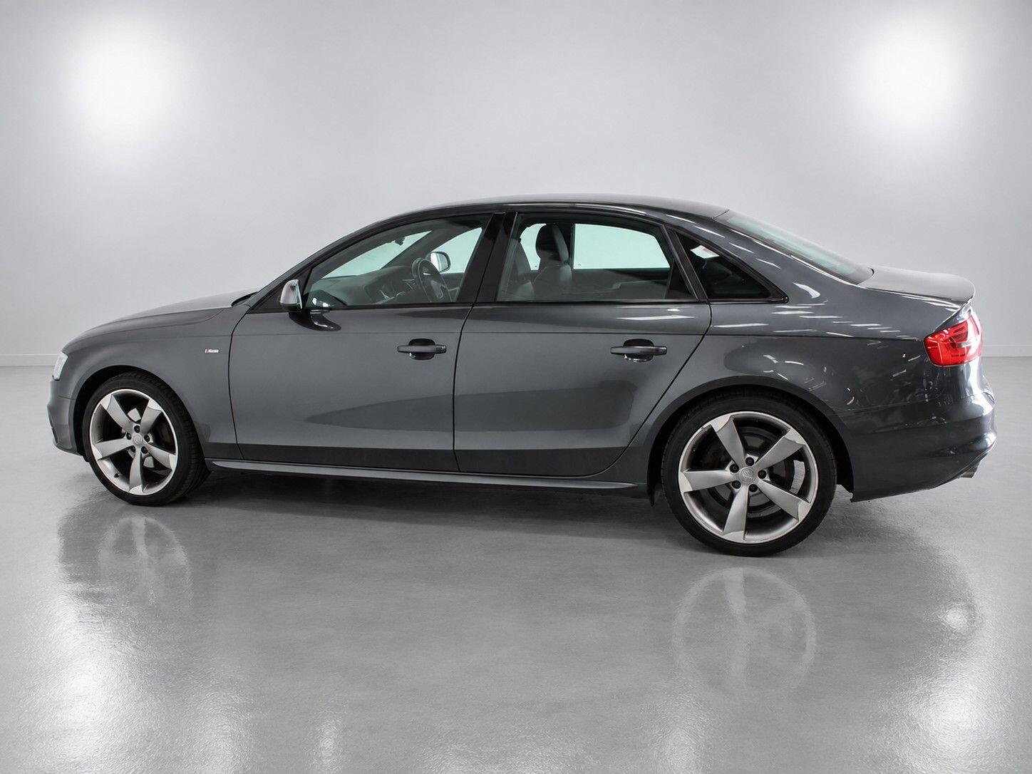 Audi A4 view 10
