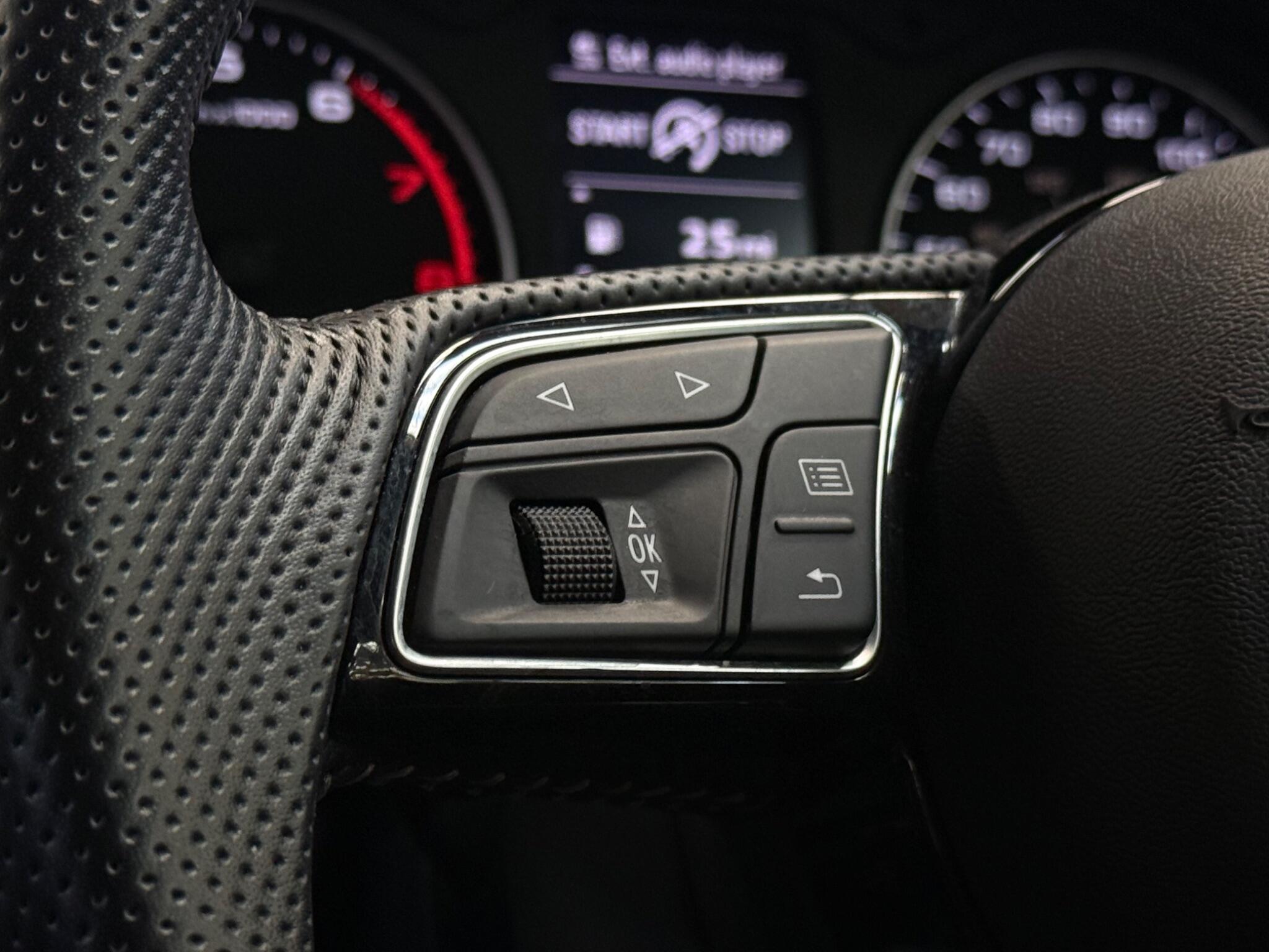 Audi Q2 view 15