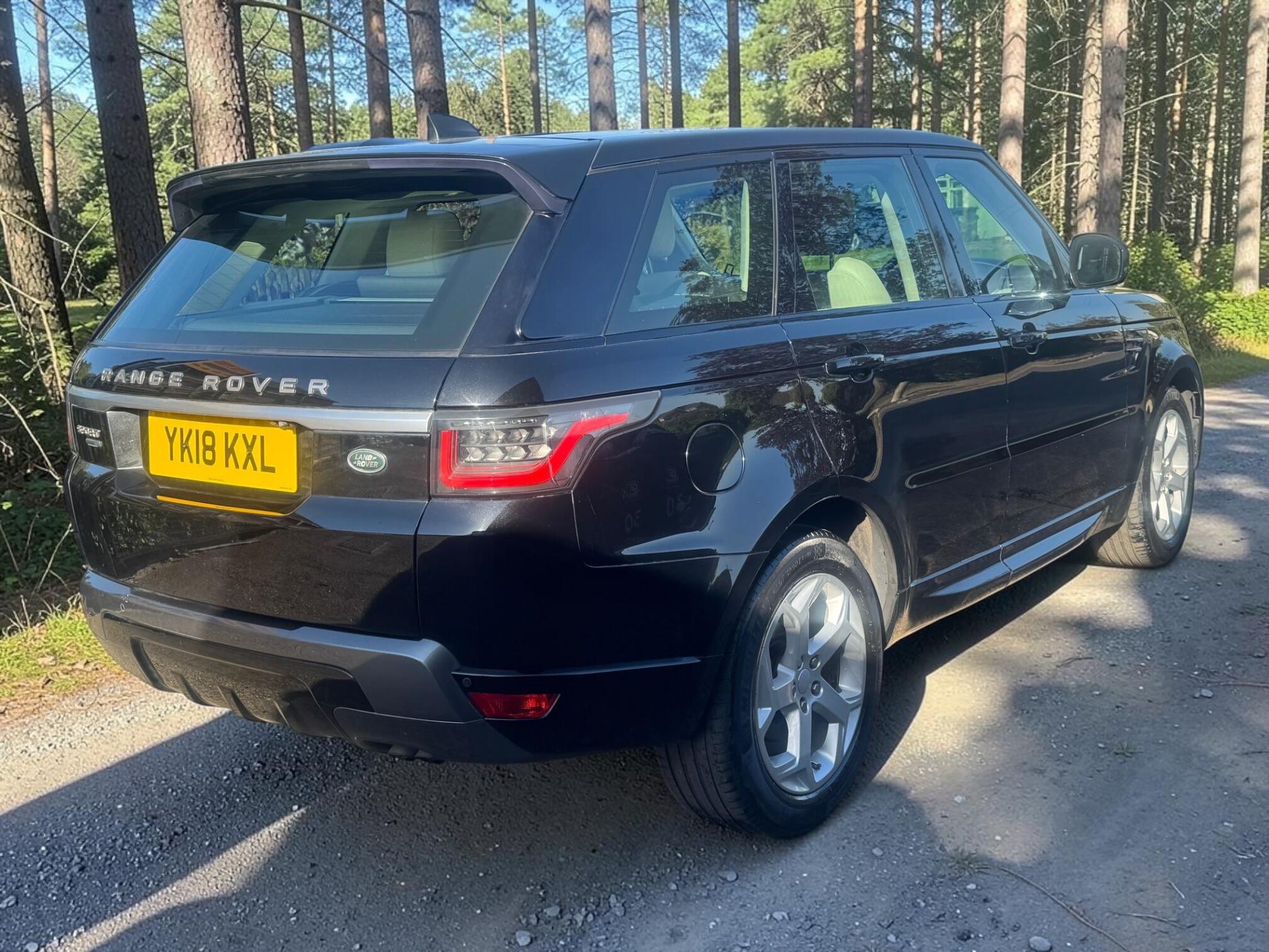 Land Rover Range Rover Sport view 3