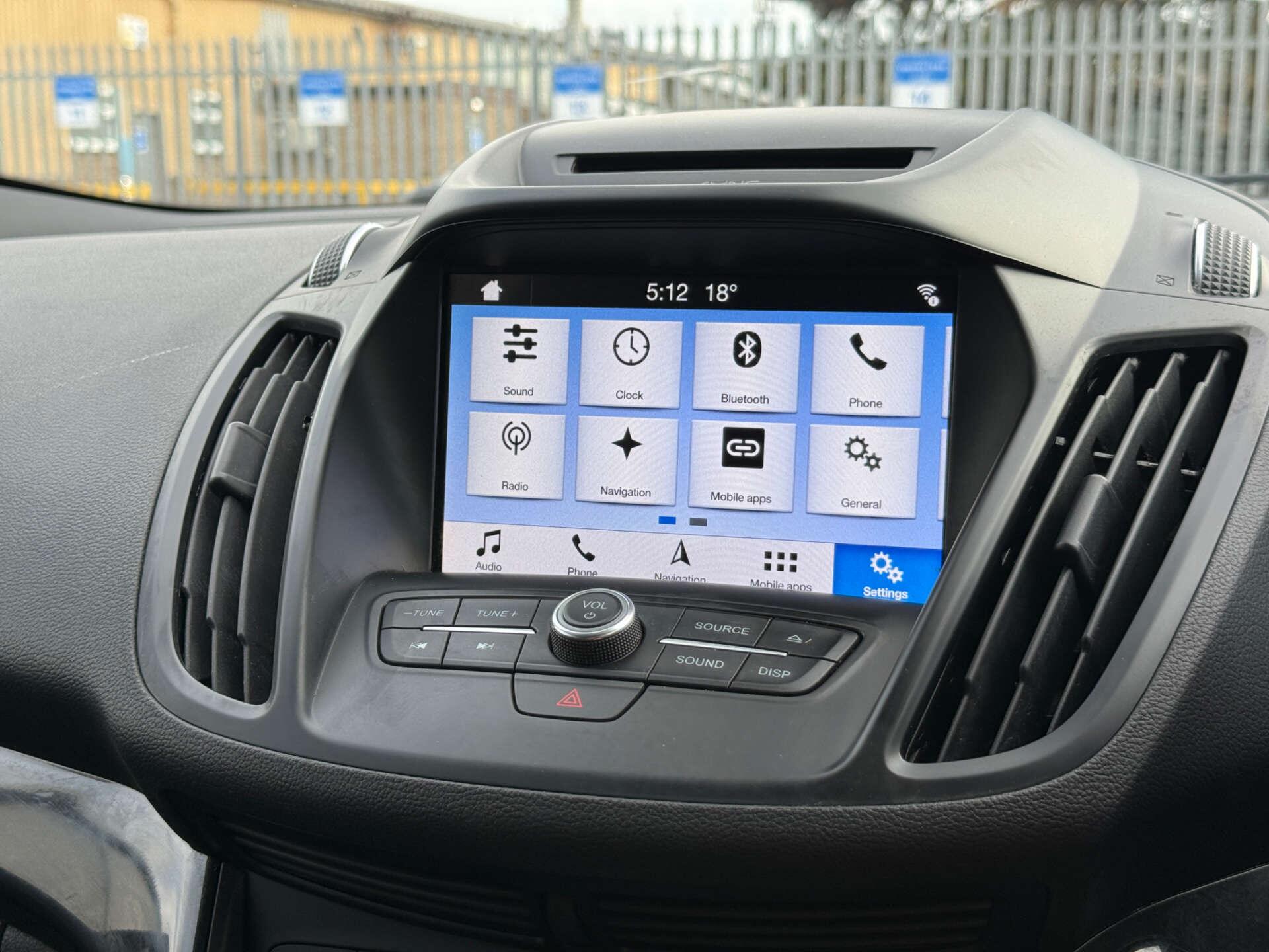 Ford Kuga view 70