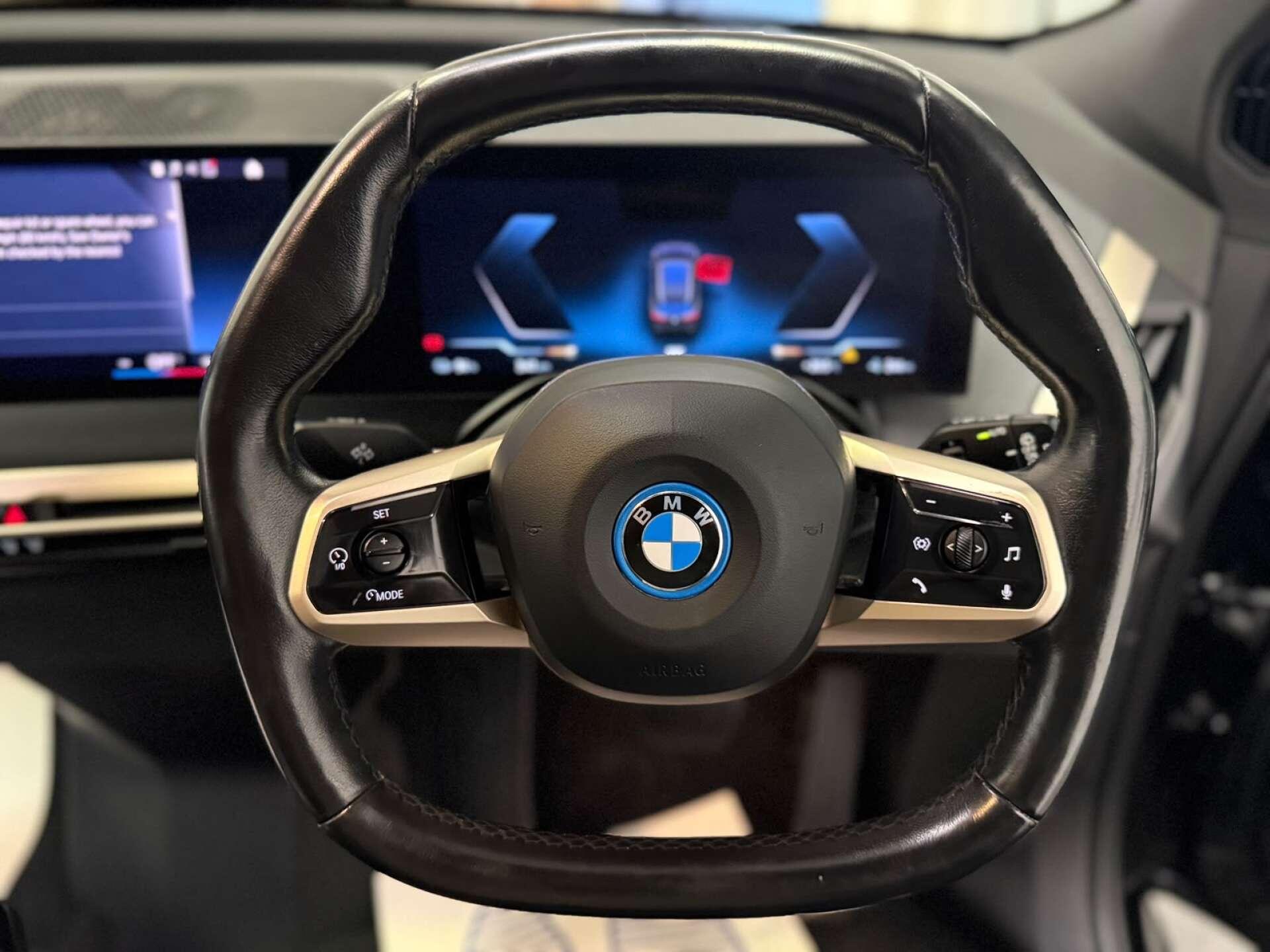 BMW Ix view 12