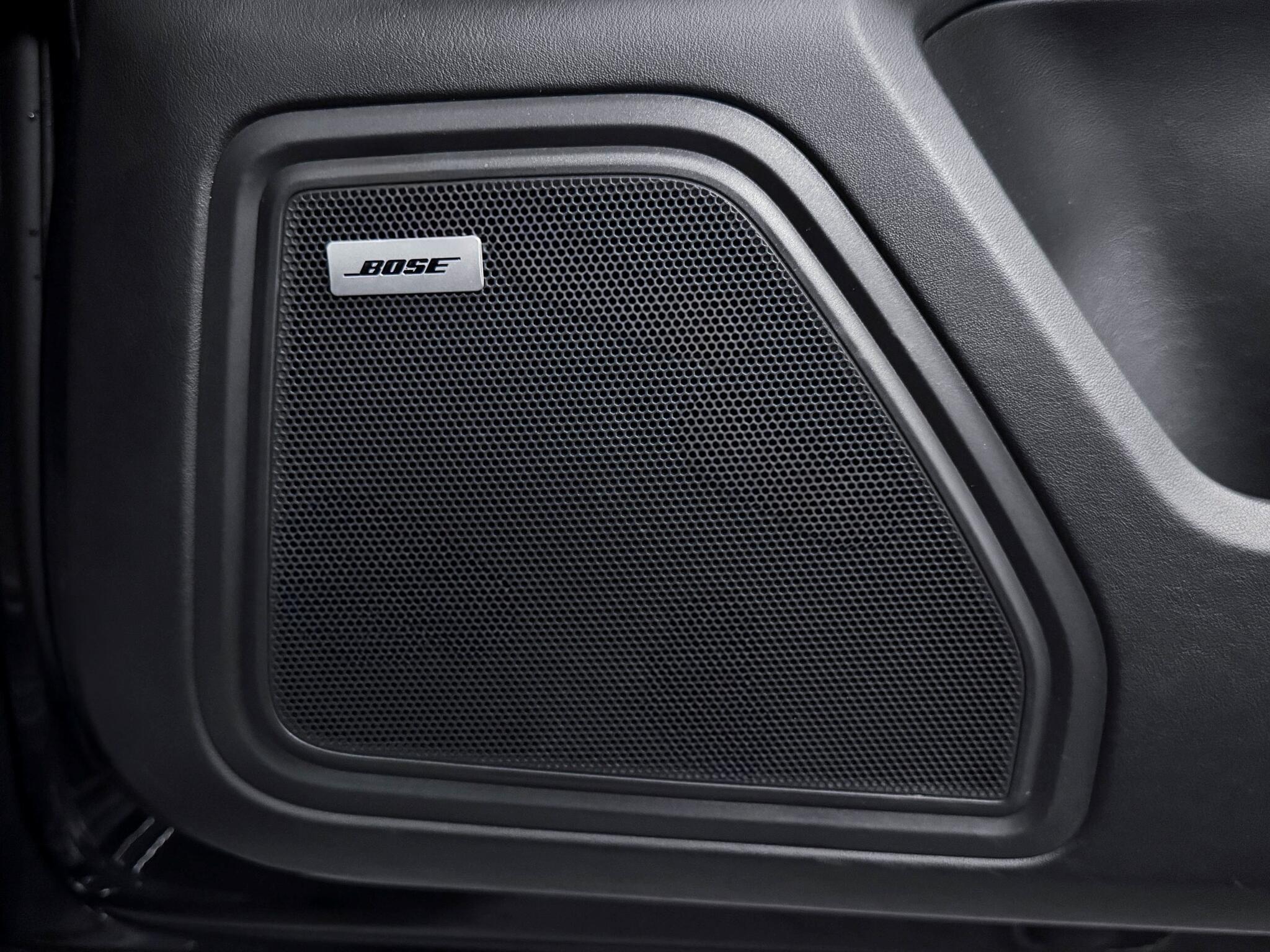 Porsche Macan view 30