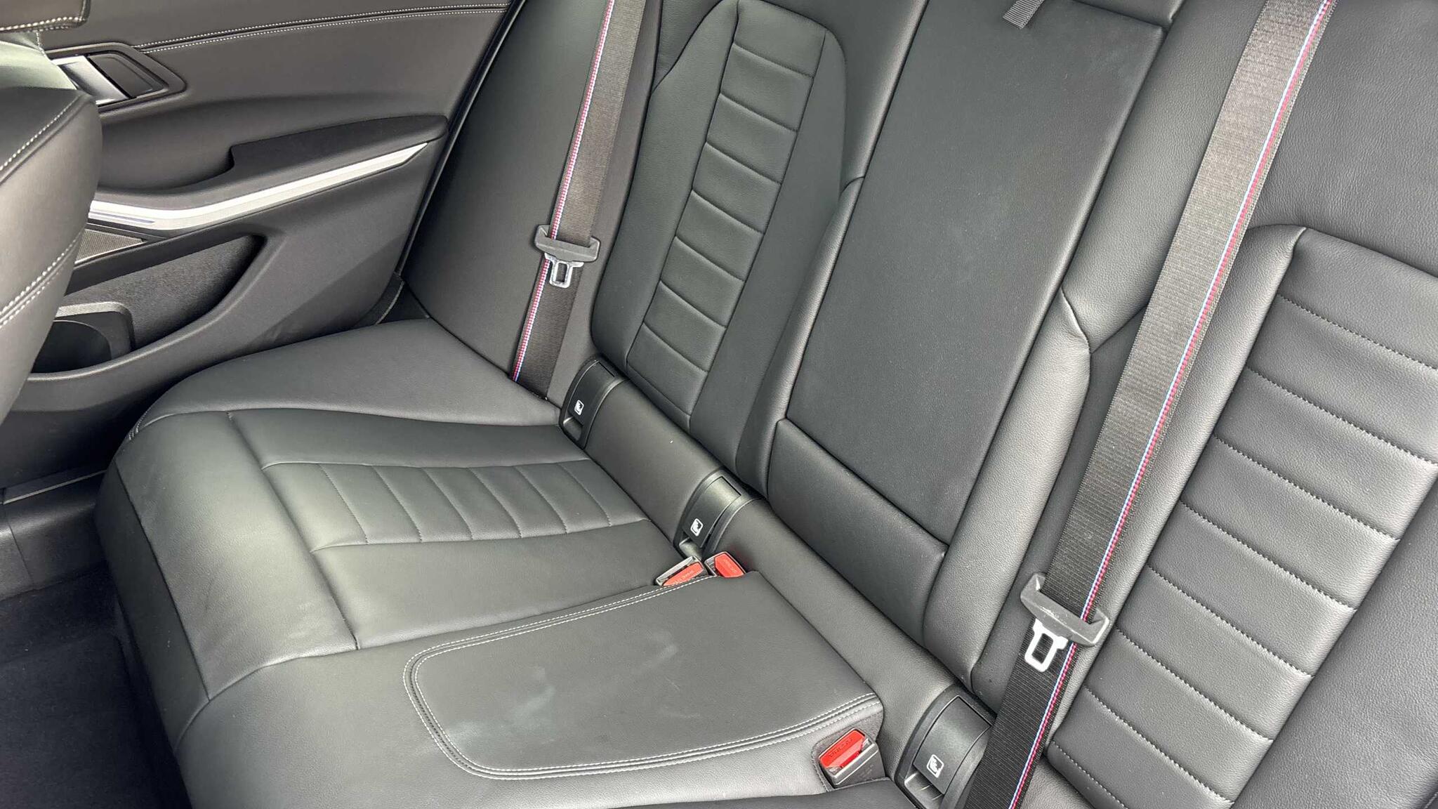 BMW 3 Series view 13