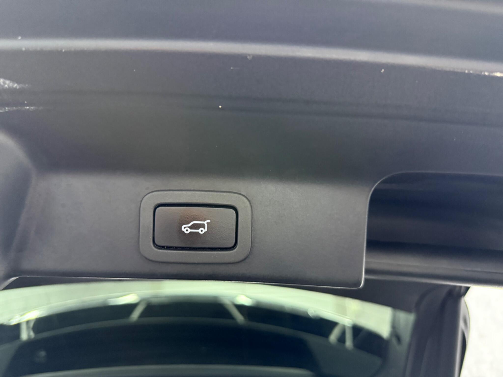 Jaguar F-Pace view 28