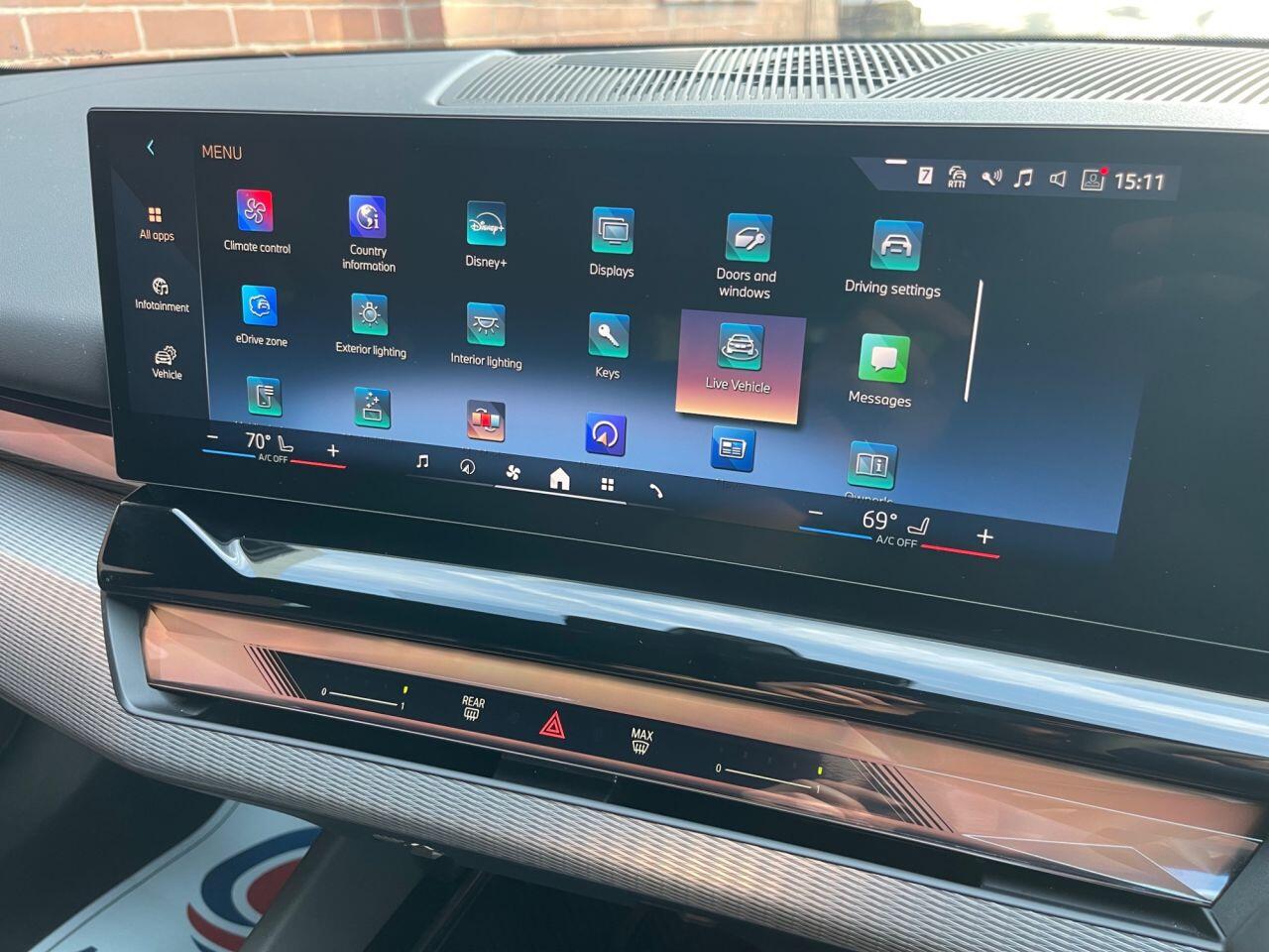 BMW 5 Series view 29