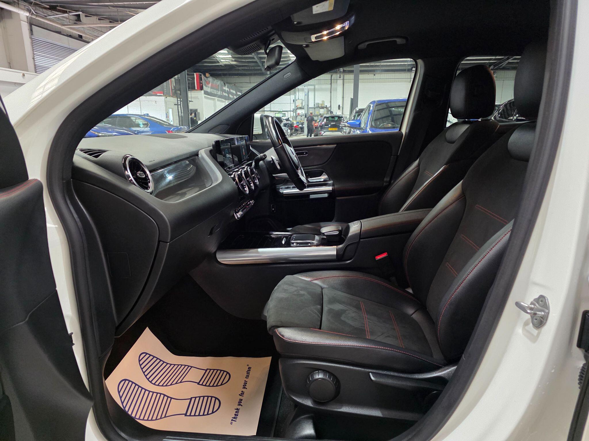 Mercedes-Benz Gla view 25