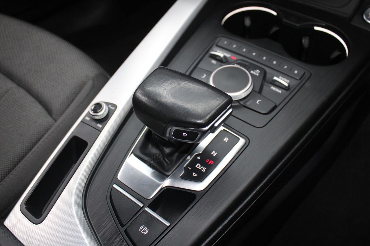 Audi A4 view 27