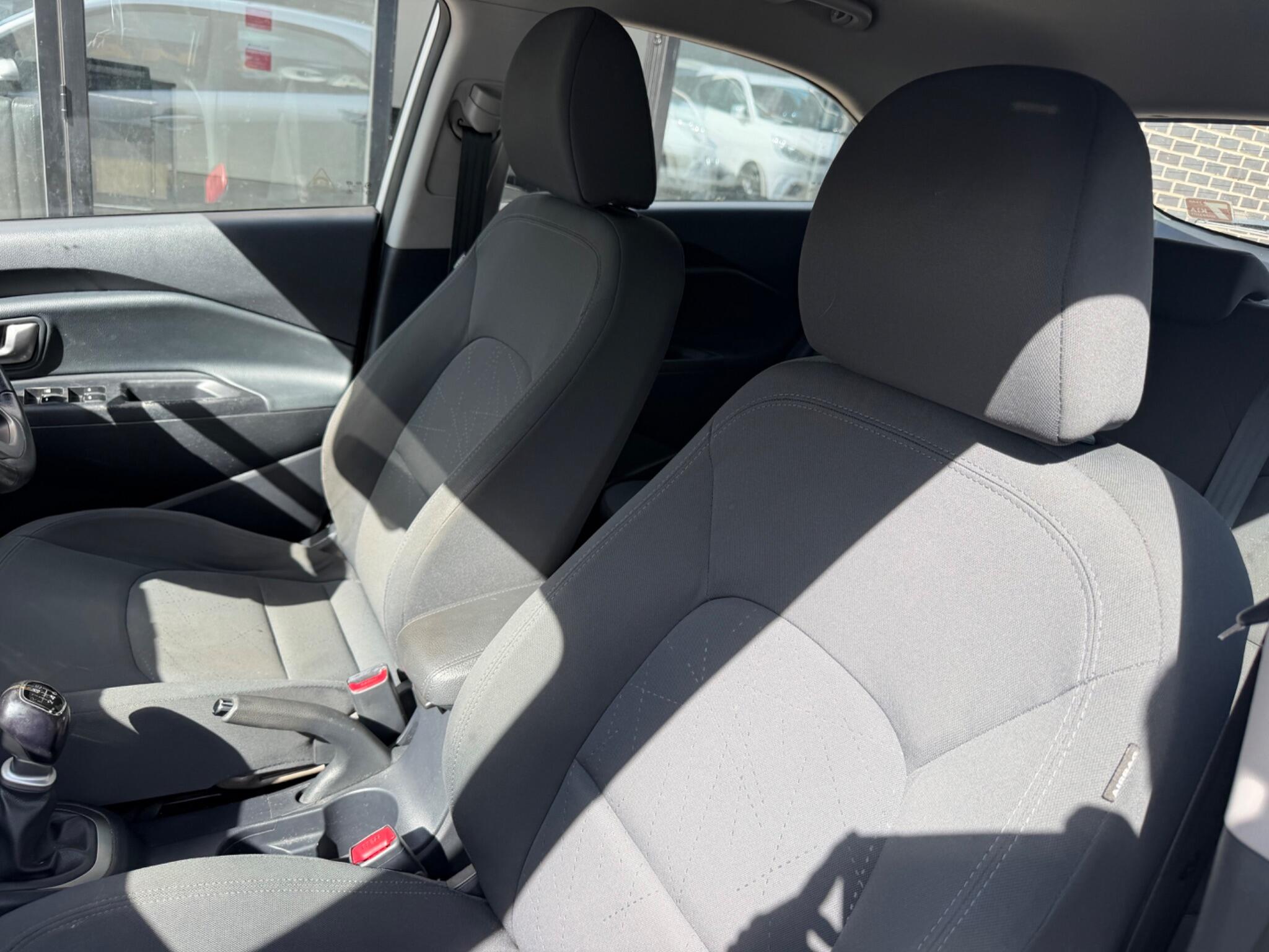 Kia Rio view 17