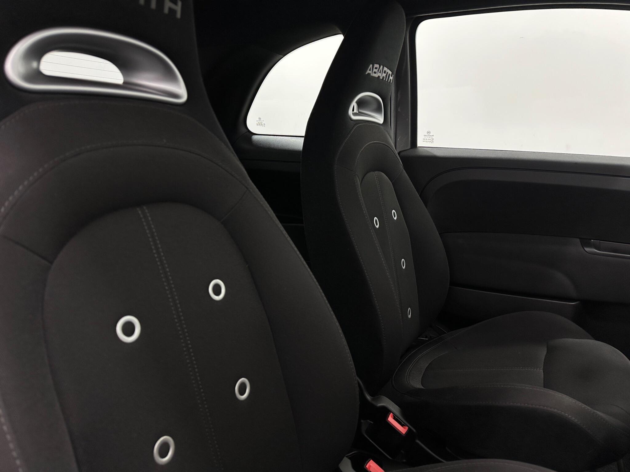 Abarth 595 view 28