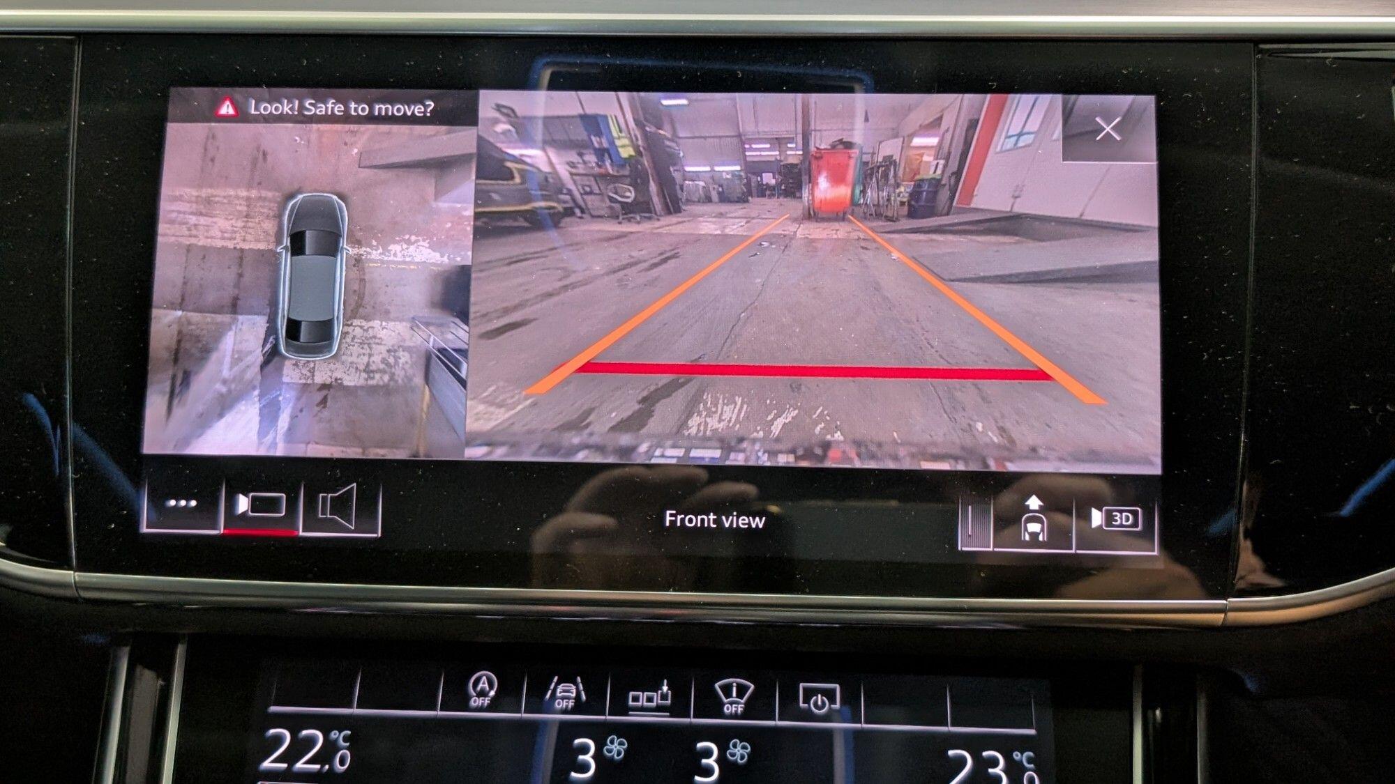 Audi A8 view 16