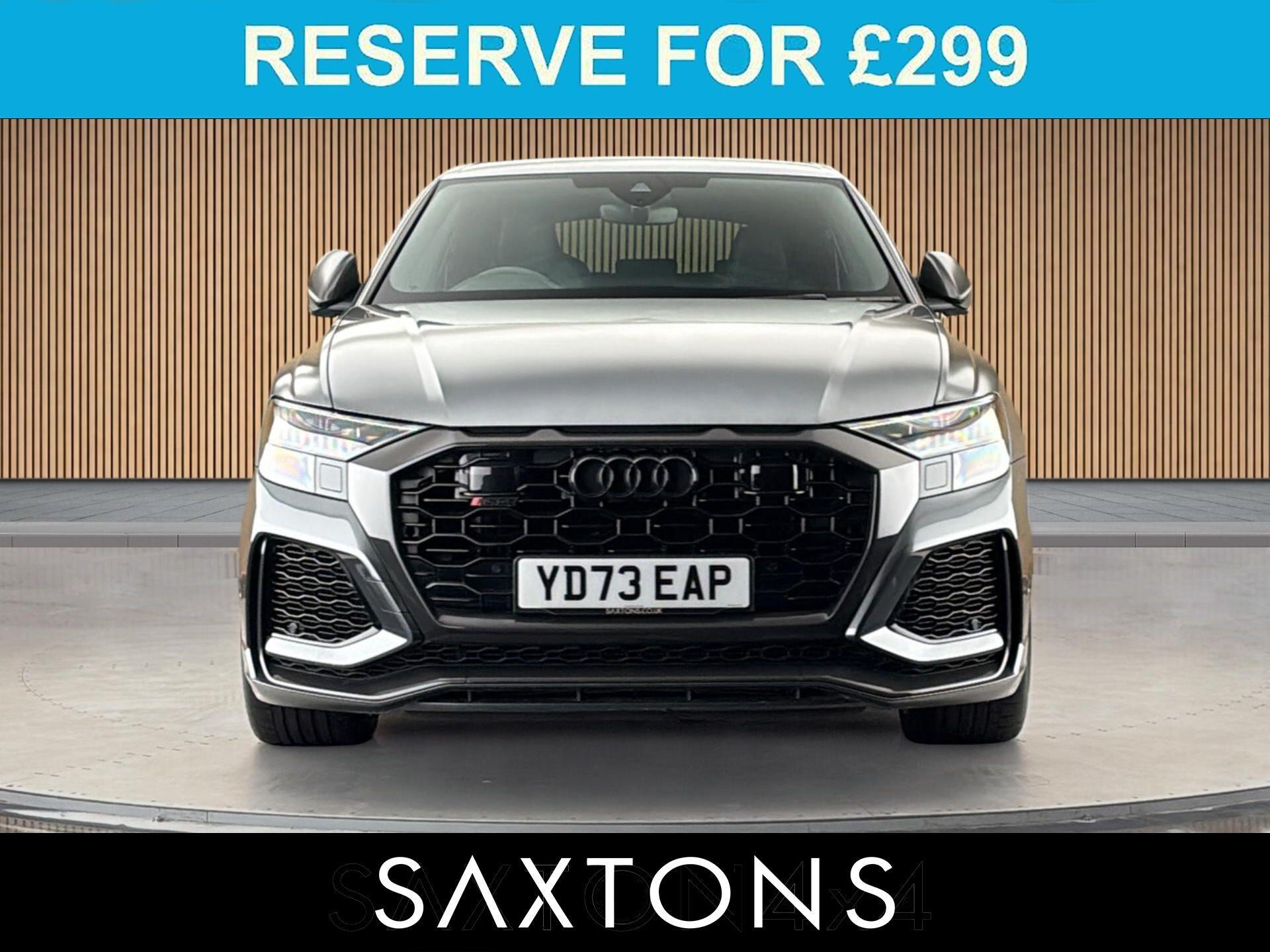 Audi RS Q8 view 3