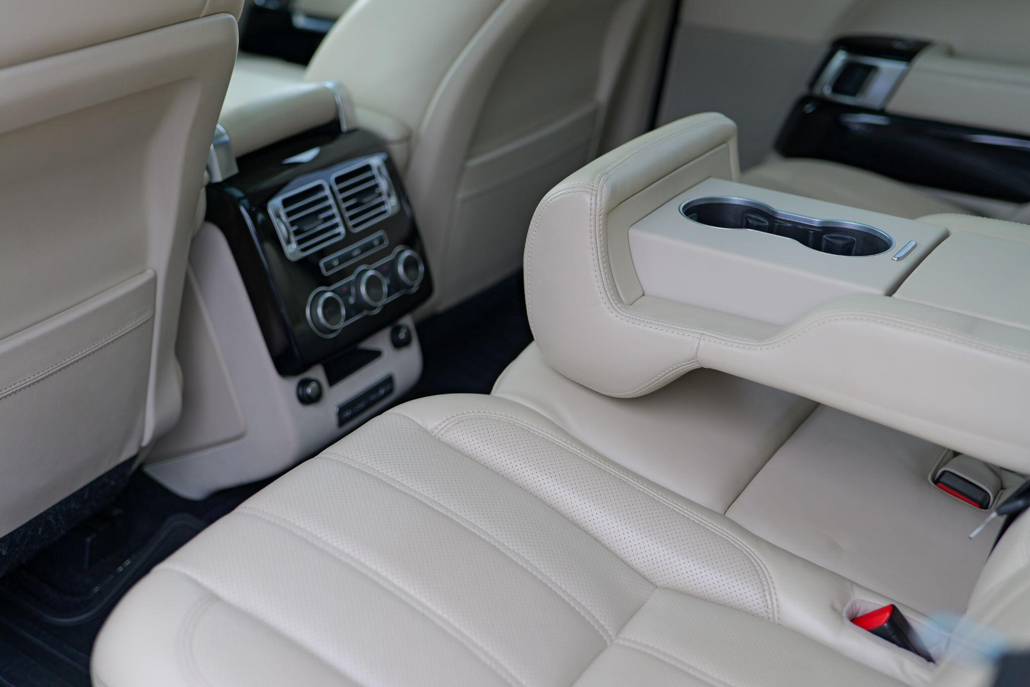 Land Rover Range Rover view 28
