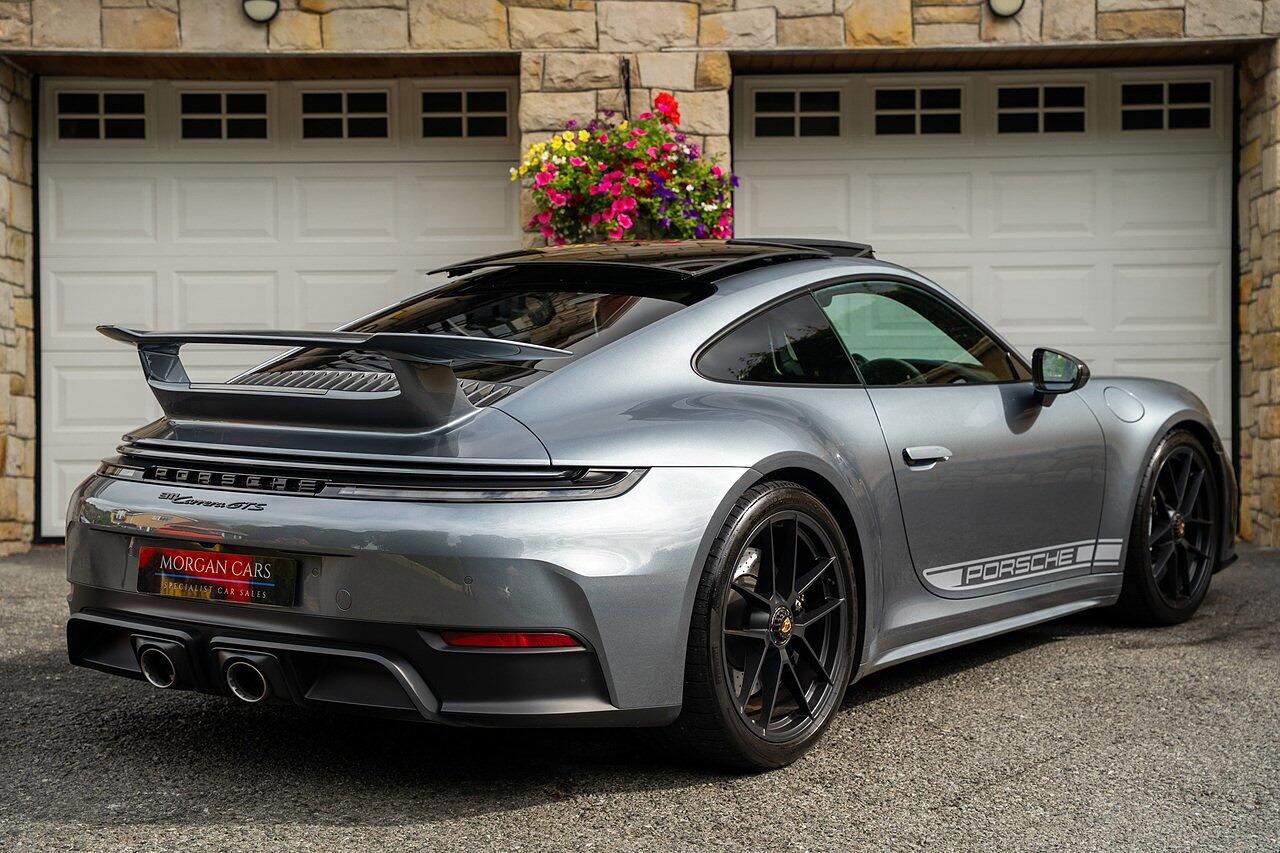 Porsche 911 view 20