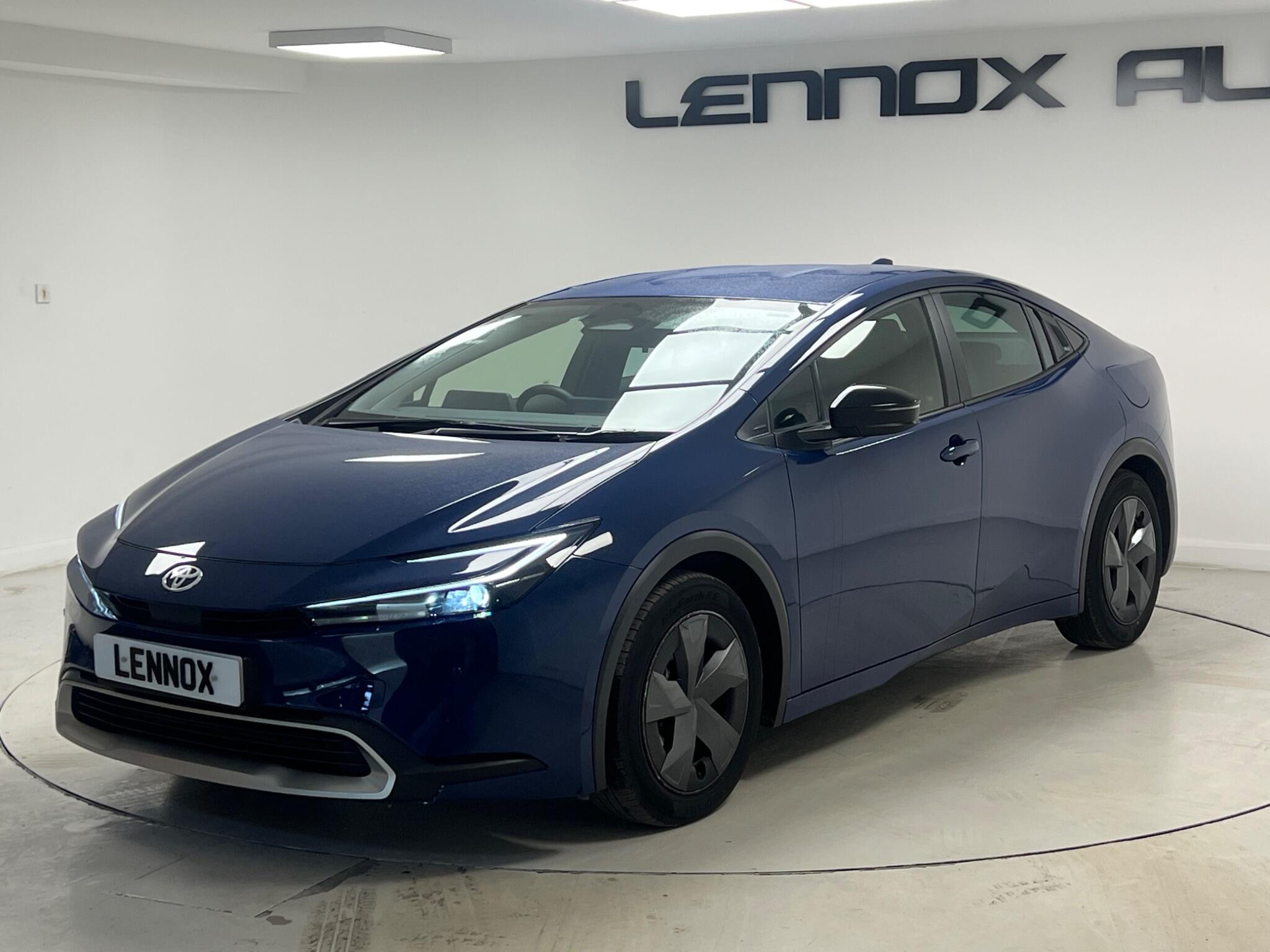Toyota Prius view 3