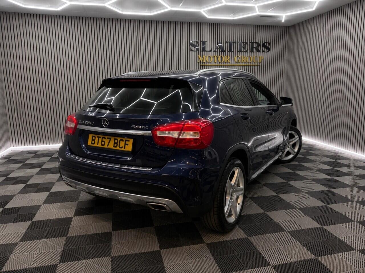 Mercedes-Benz Gla view 33