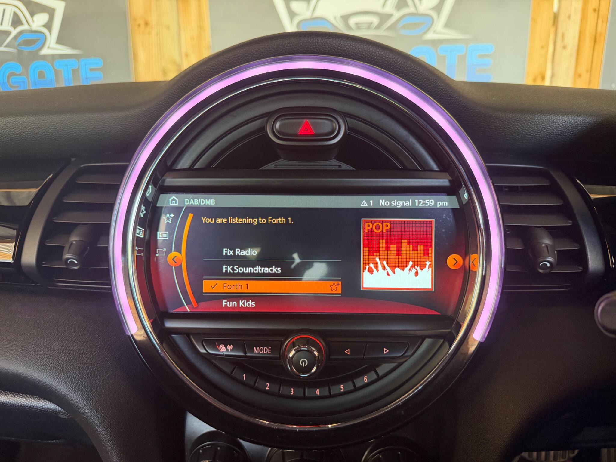 Mini Hatch view 32