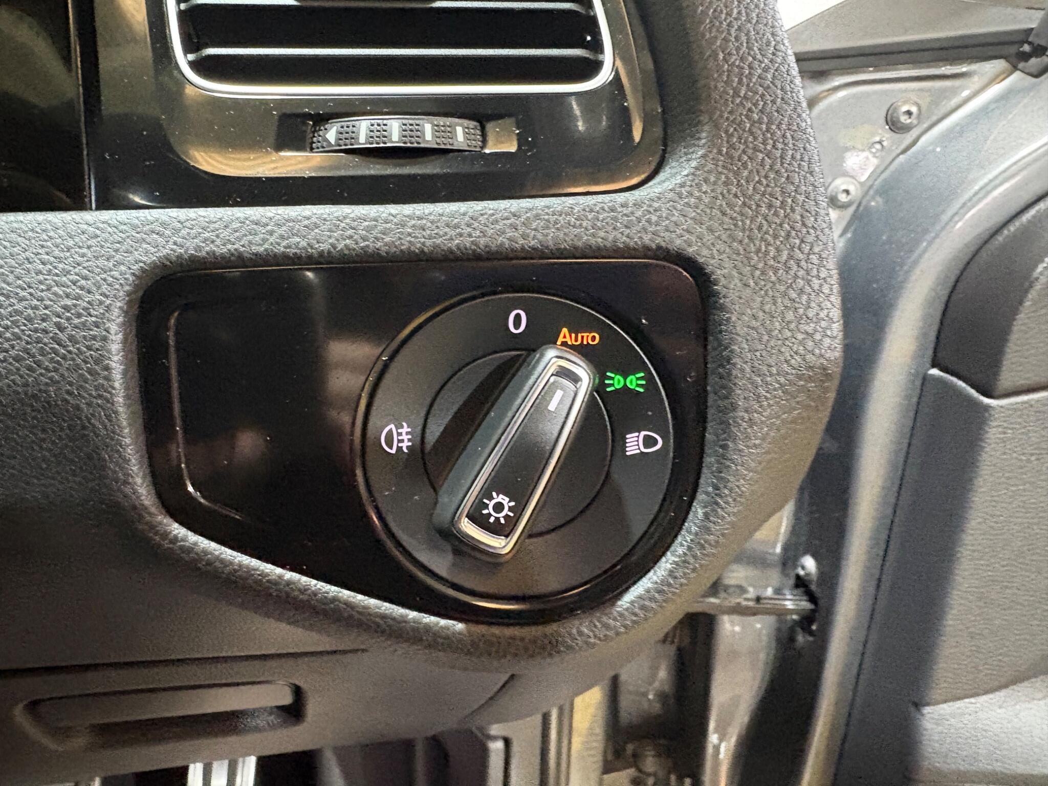 Volkswagen Golf view 35