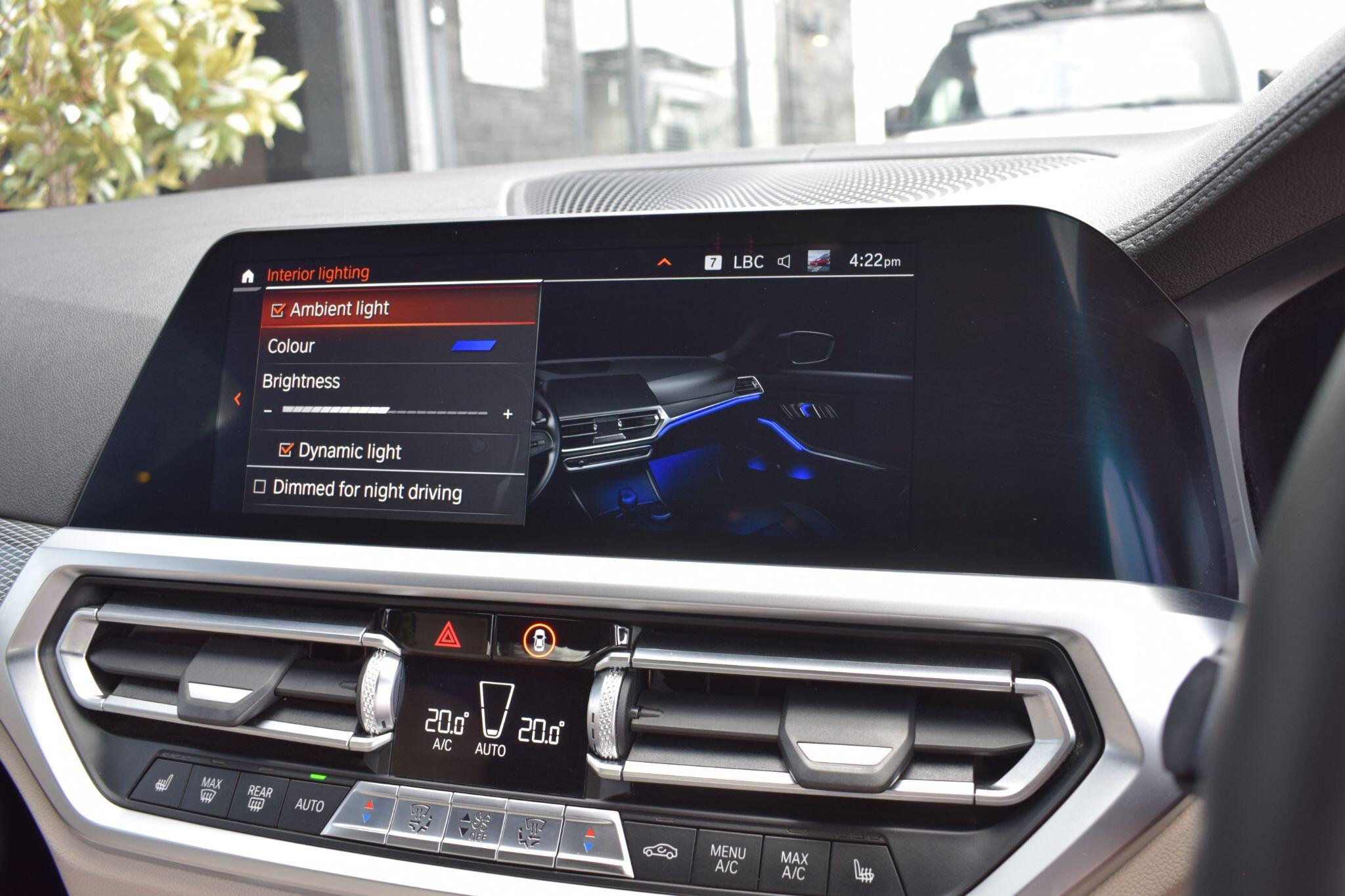BMW 3 Series view 19