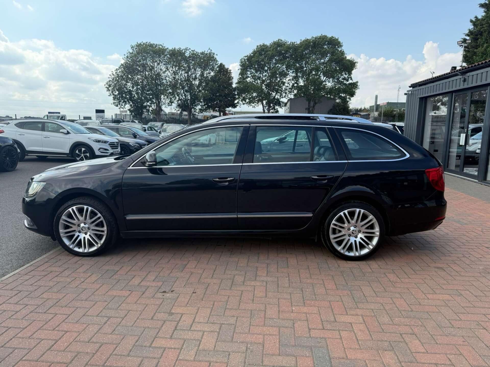 Skoda Superb view 16