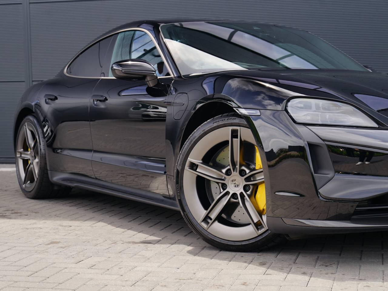 Porsche Taycan view 50