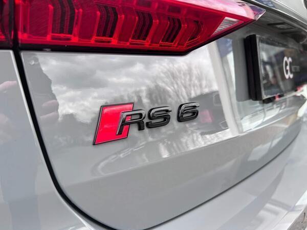 Audi RS6 Avant view 70