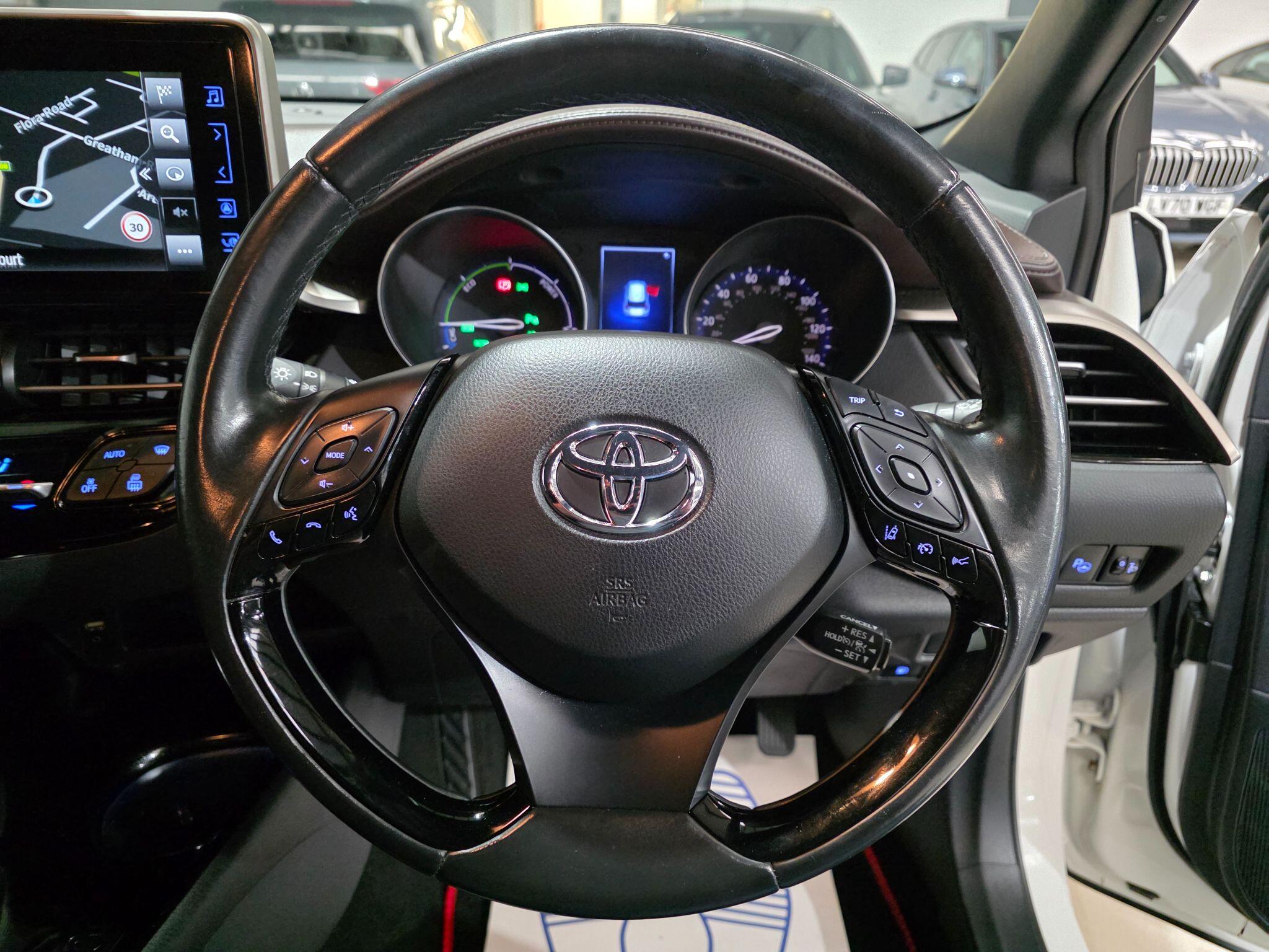 Toyota C-HR view 13