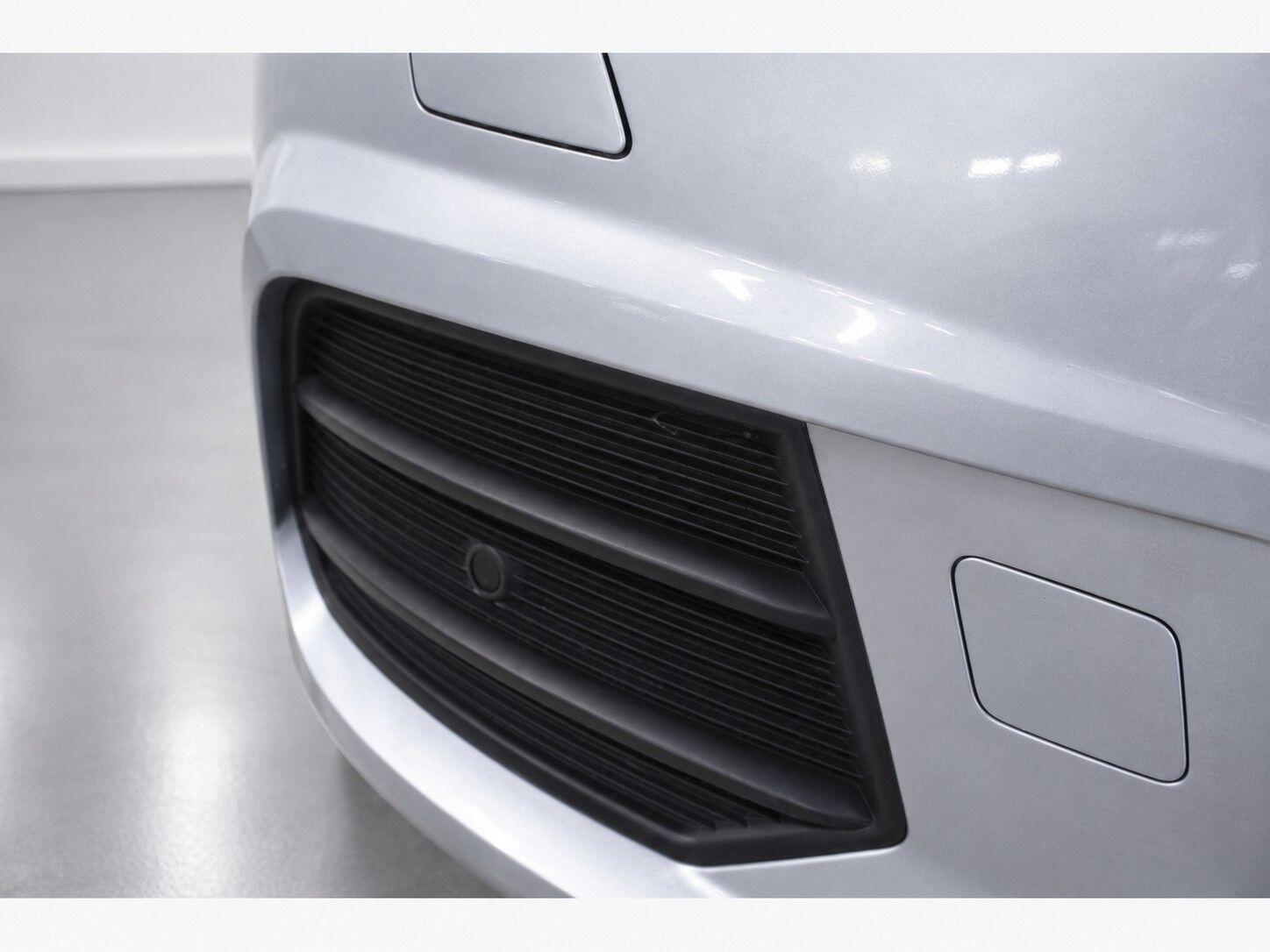 Audi Q3 view 20