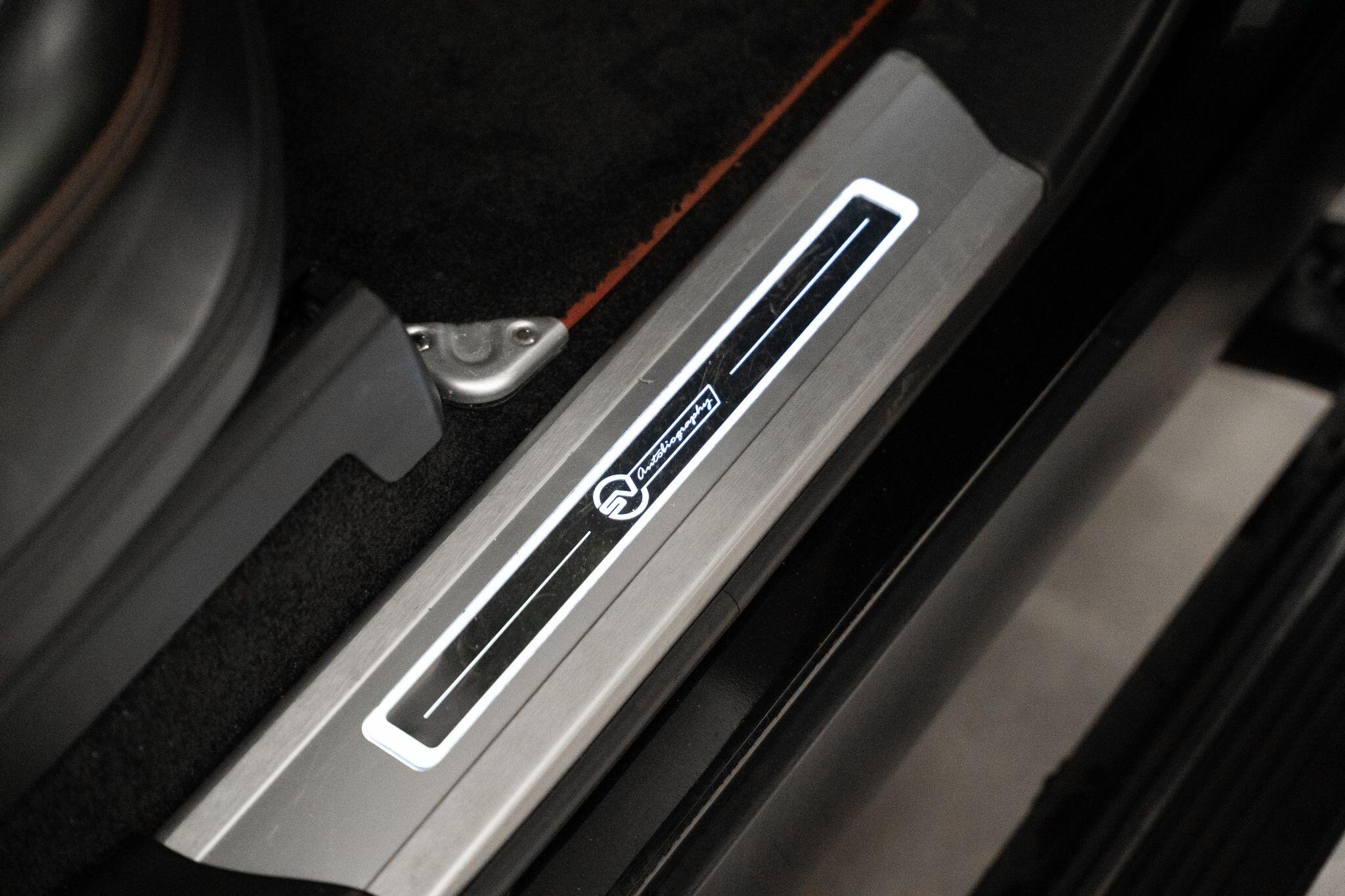 Land Rover Range Rover view 24