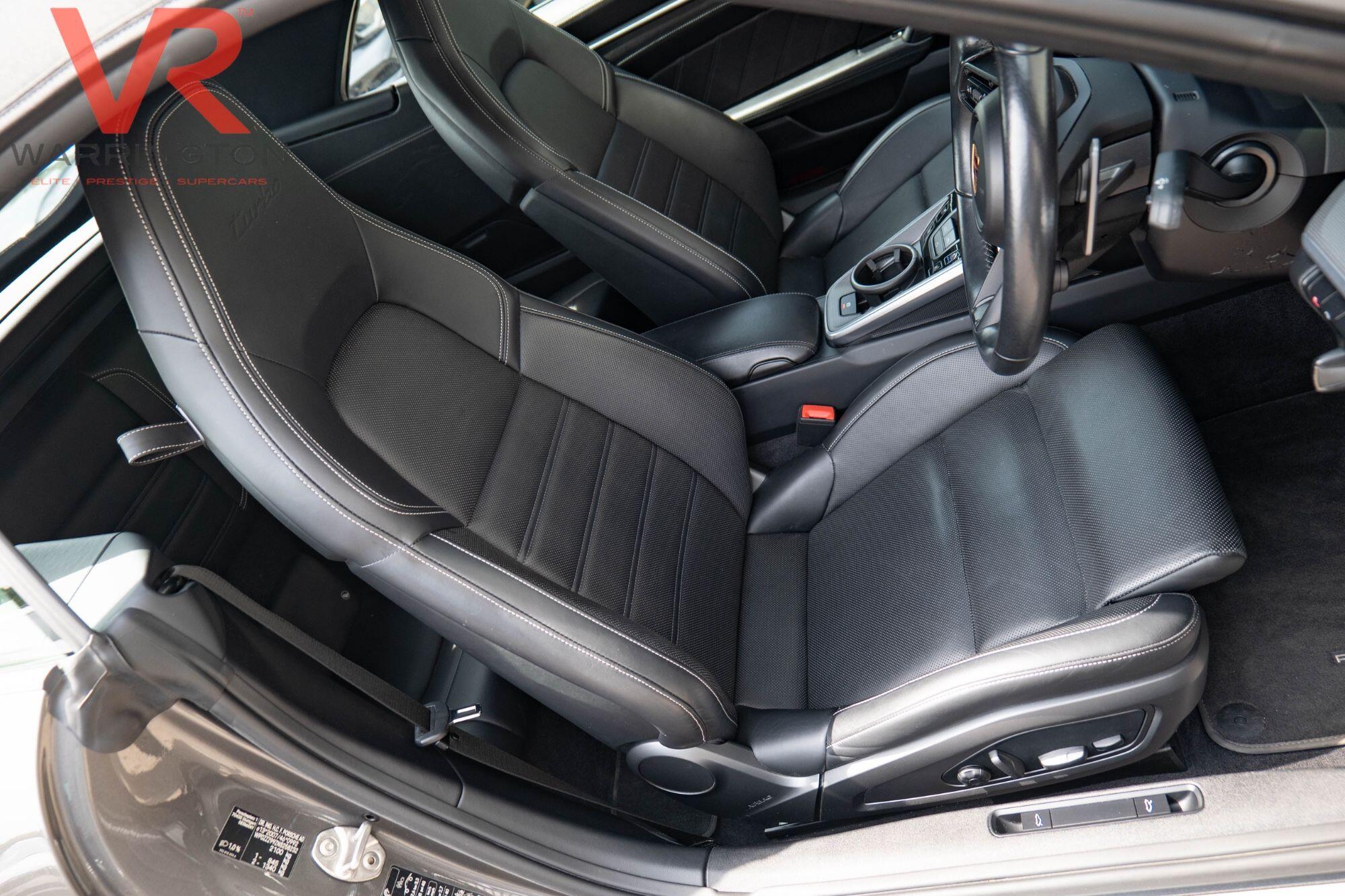 Porsche 911 view 25