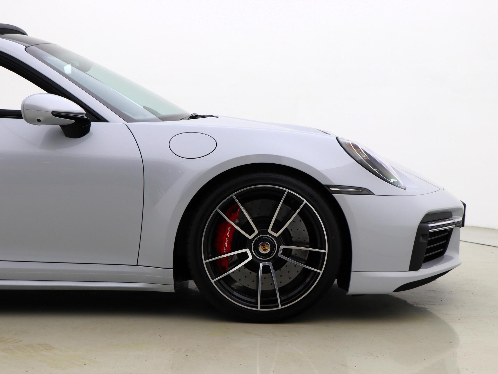 Porsche 911 view 19