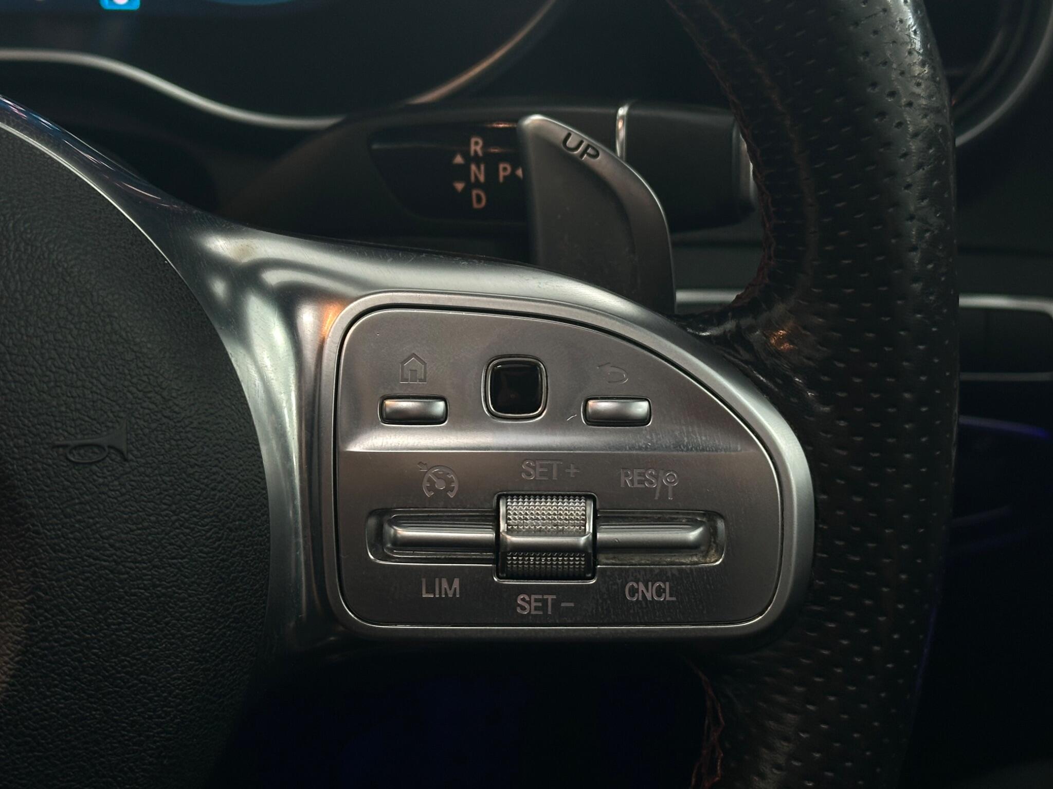 Mercedes-Benz C Class view 26