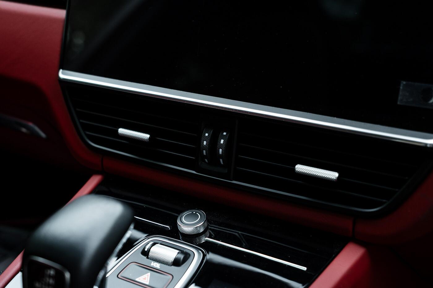 Porsche Cayenne view 46