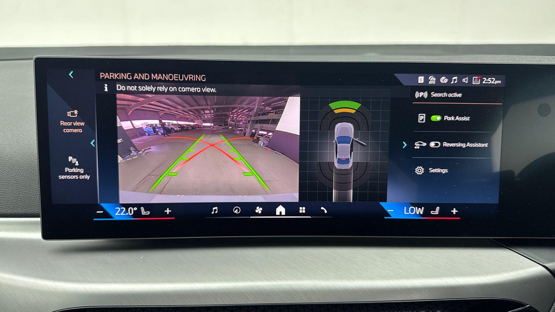 BMW 2 Series view 24