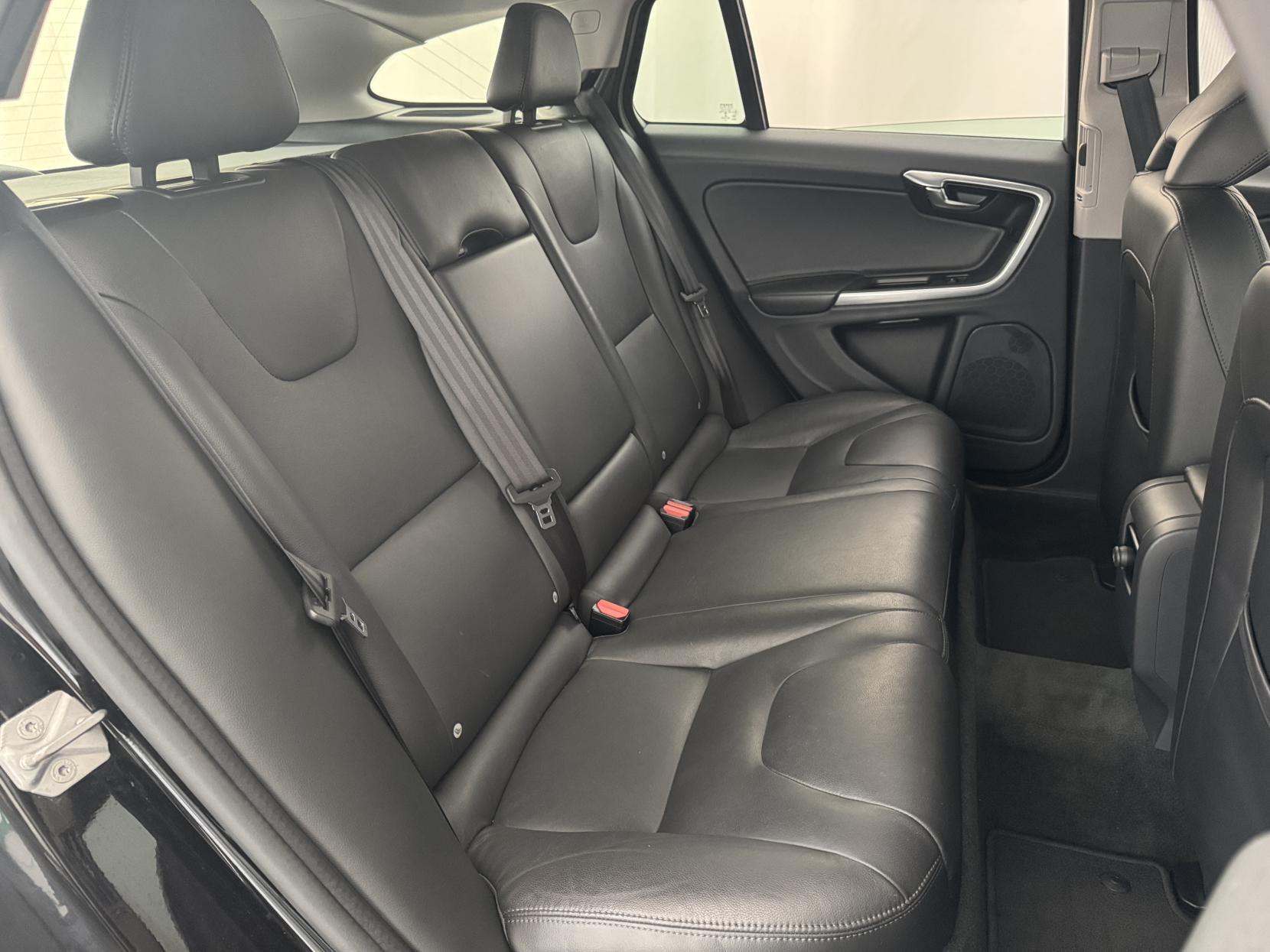 Volvo V60 view 63