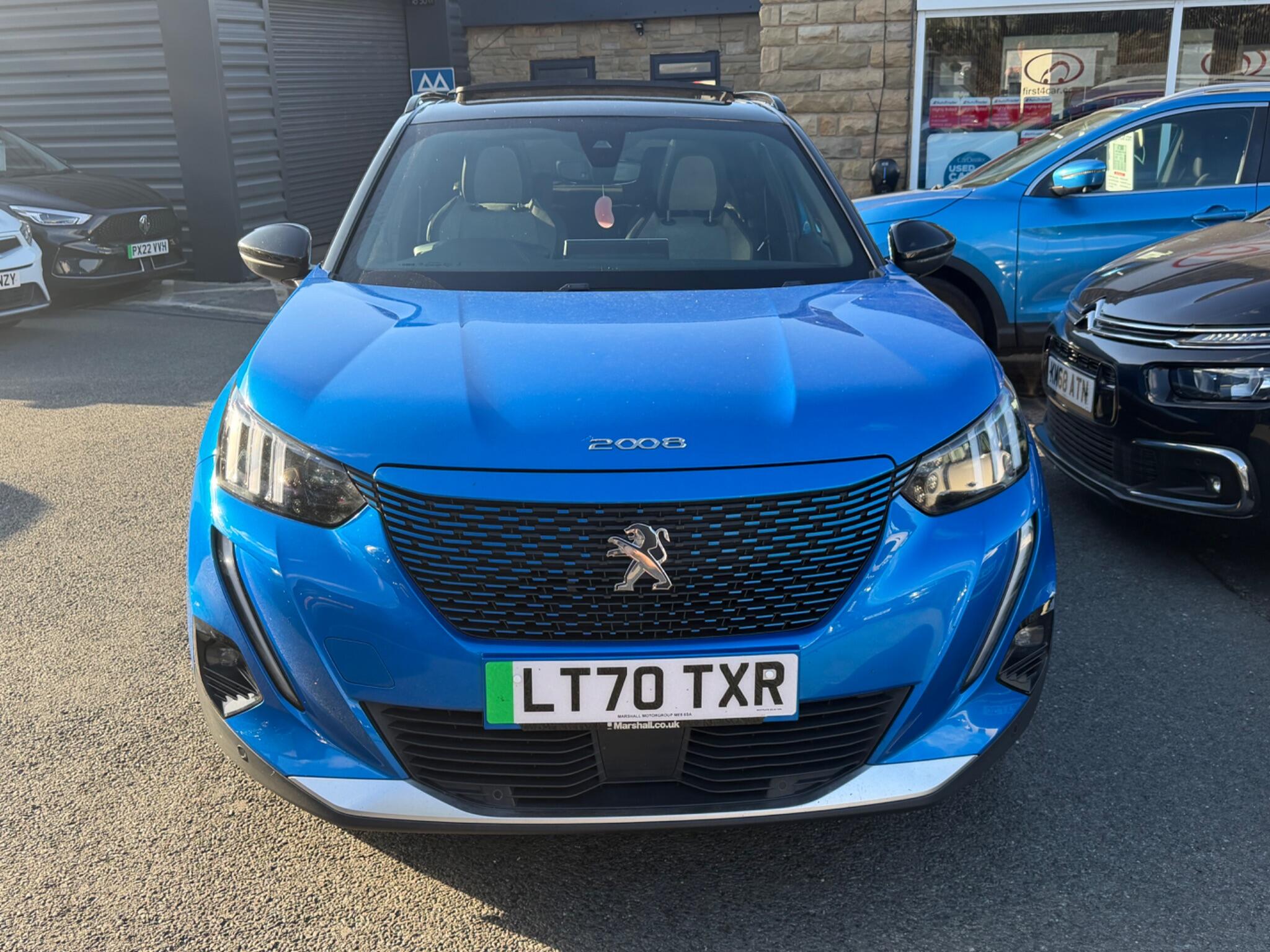 Peugeot e-2008 view 3