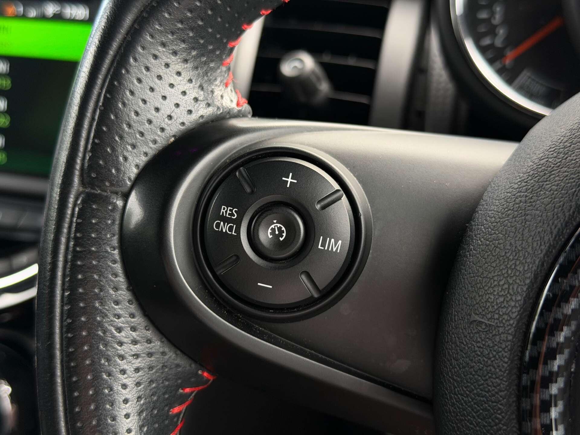 Mini Hatch view 34