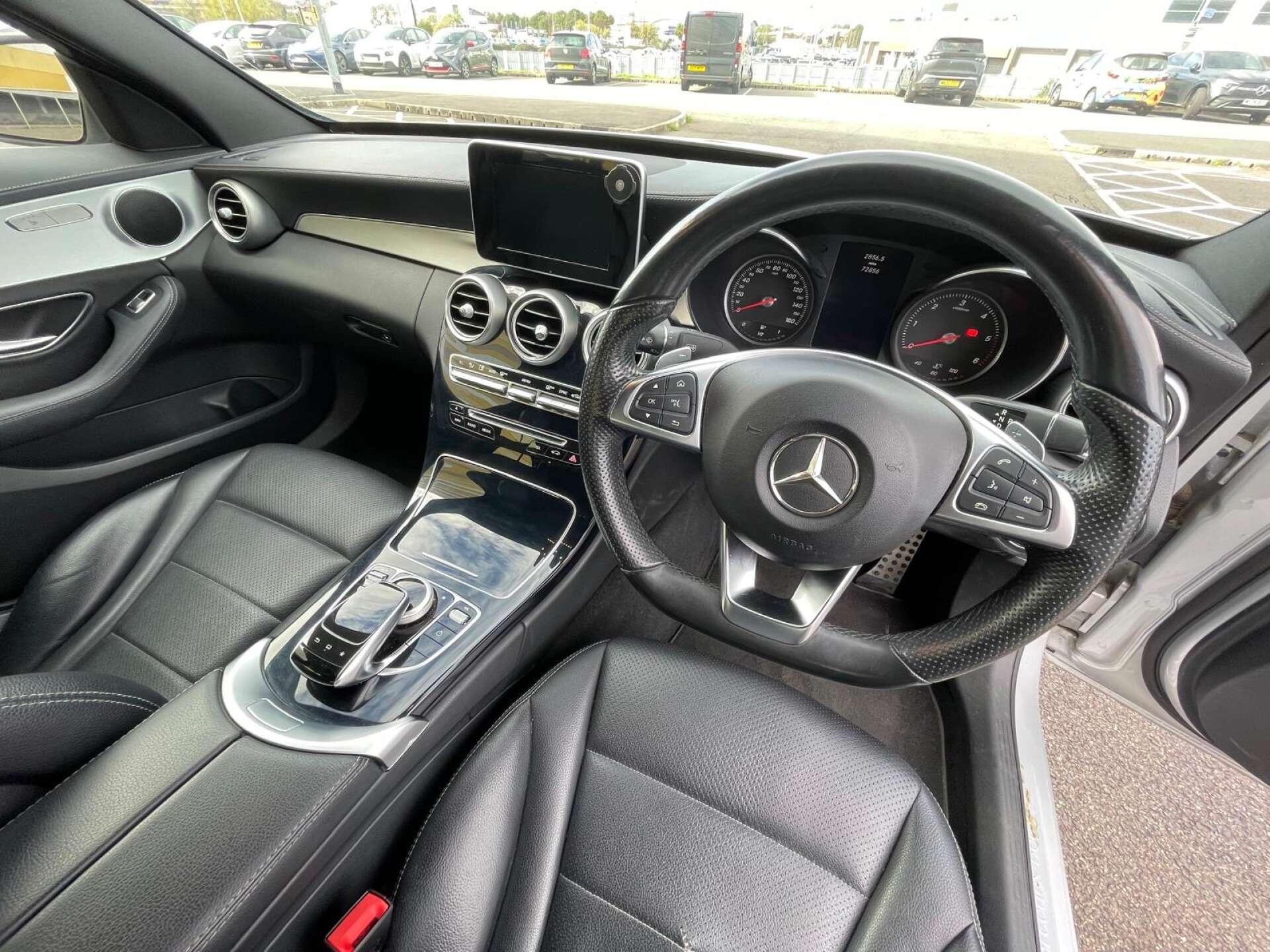 Mercedes-Benz C-Class view 25
