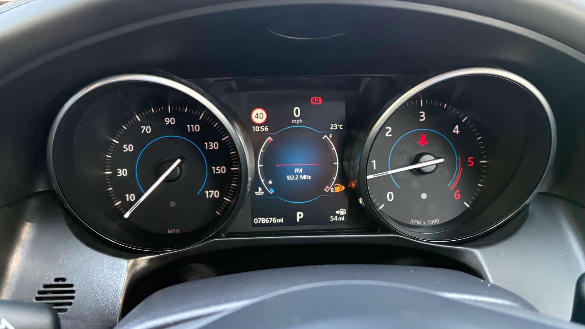 Jaguar XF view 15