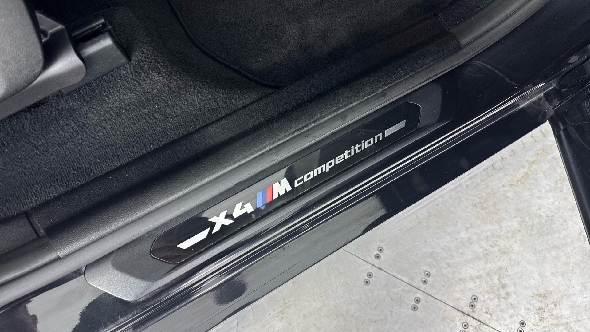 BMW X4 M view 17