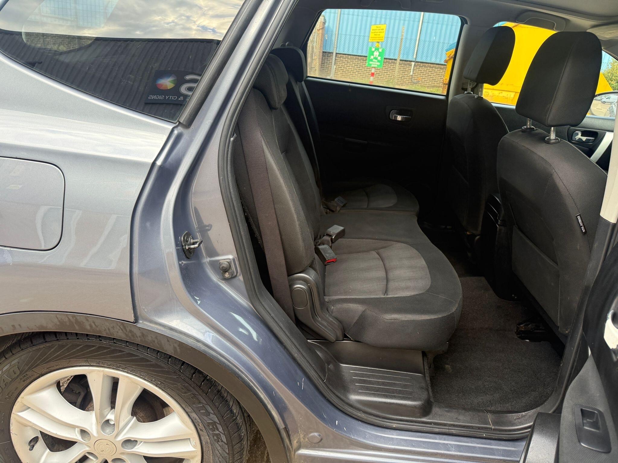 Nissan Qashqai+2 view 20