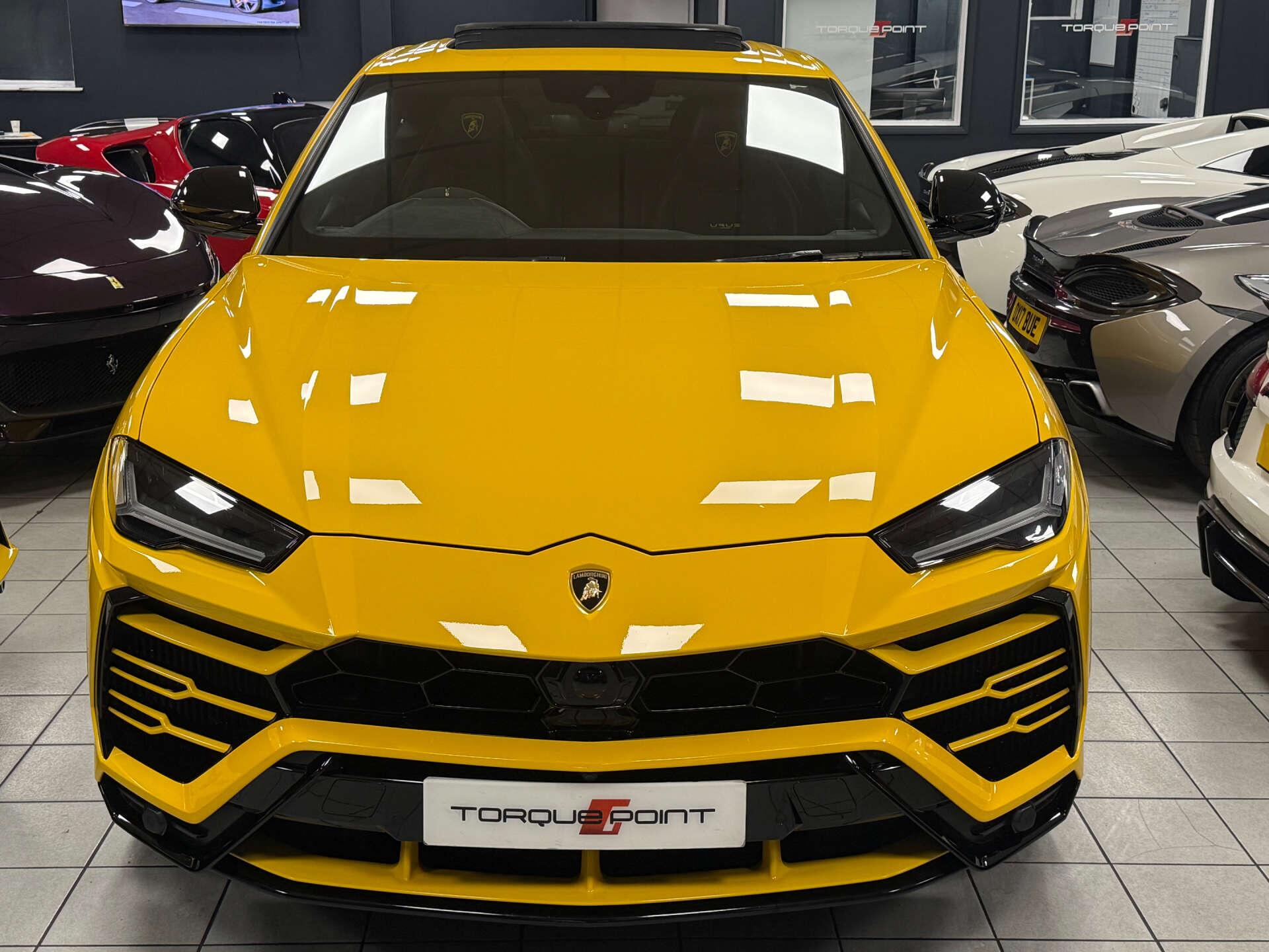 Lamborghini Urus view 6