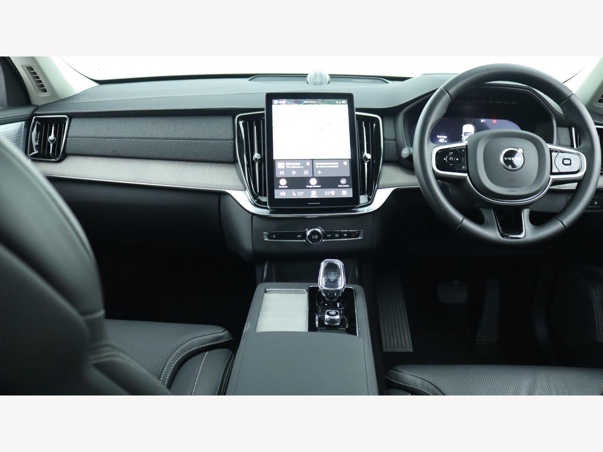 Volvo XC90 view 6
