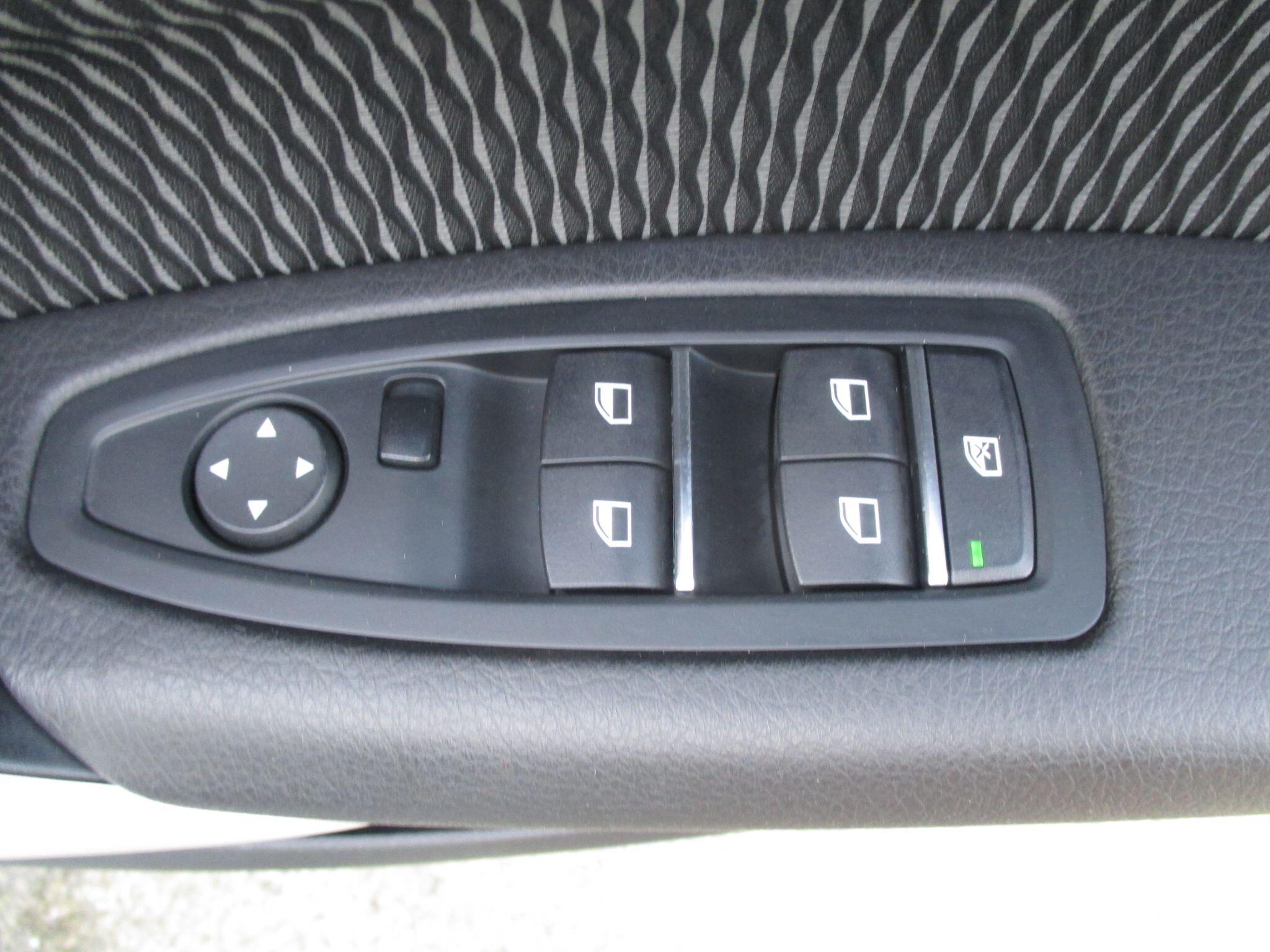 BMW 1 Series view 34