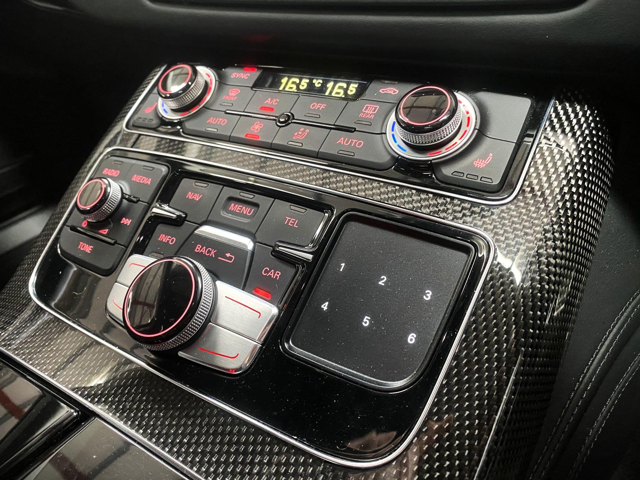 Audi S8 view 8