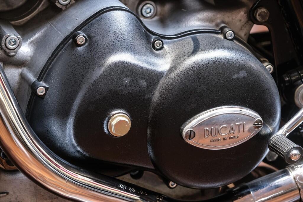 Ducati 750 view 26